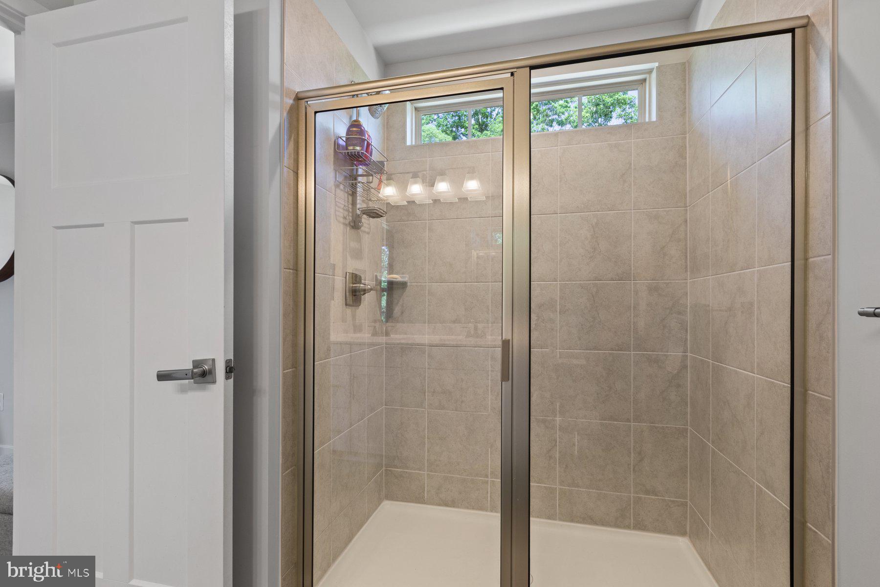 LAKE LINGANORE - Residential