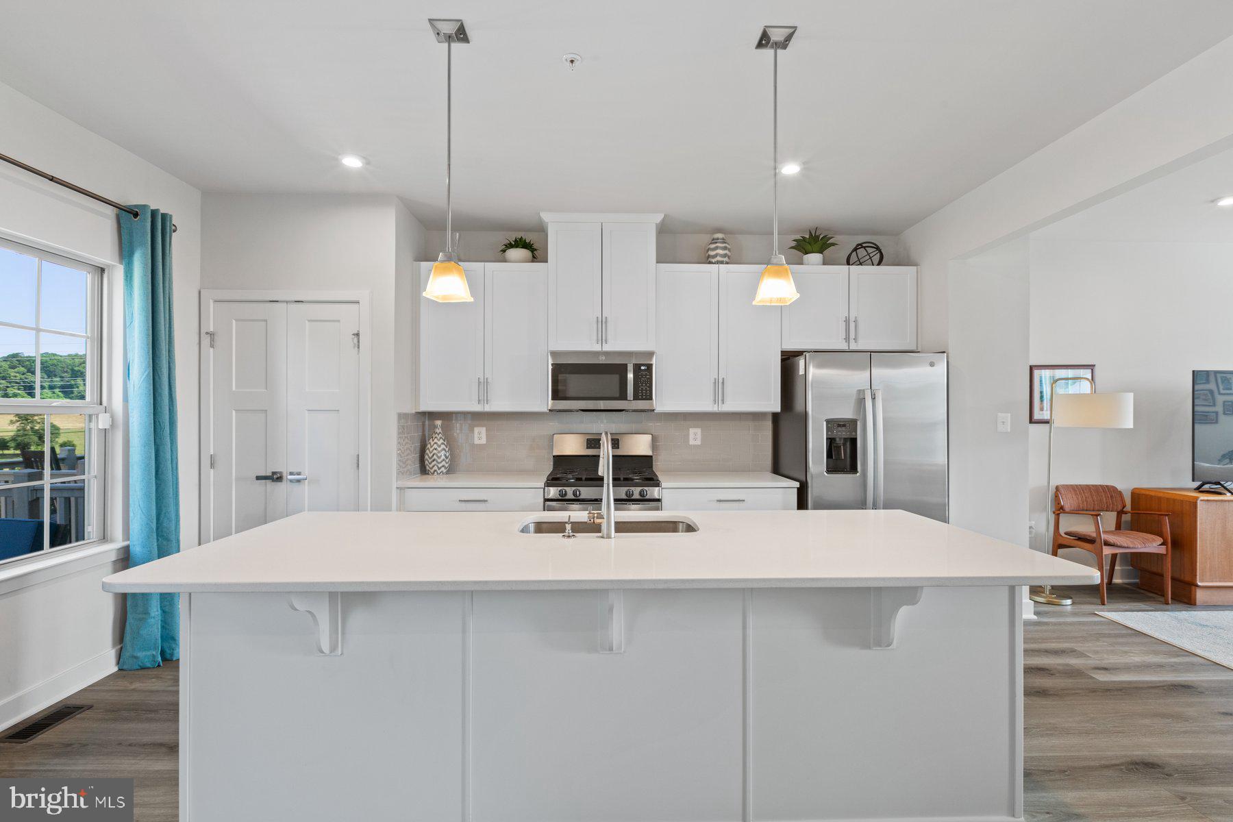 LAKE LINGANORE - Residential