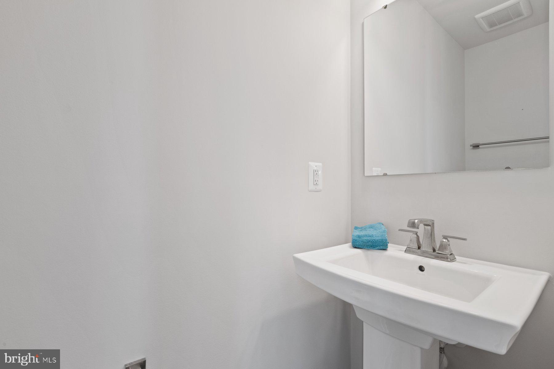 LAKE LINGANORE - Residential