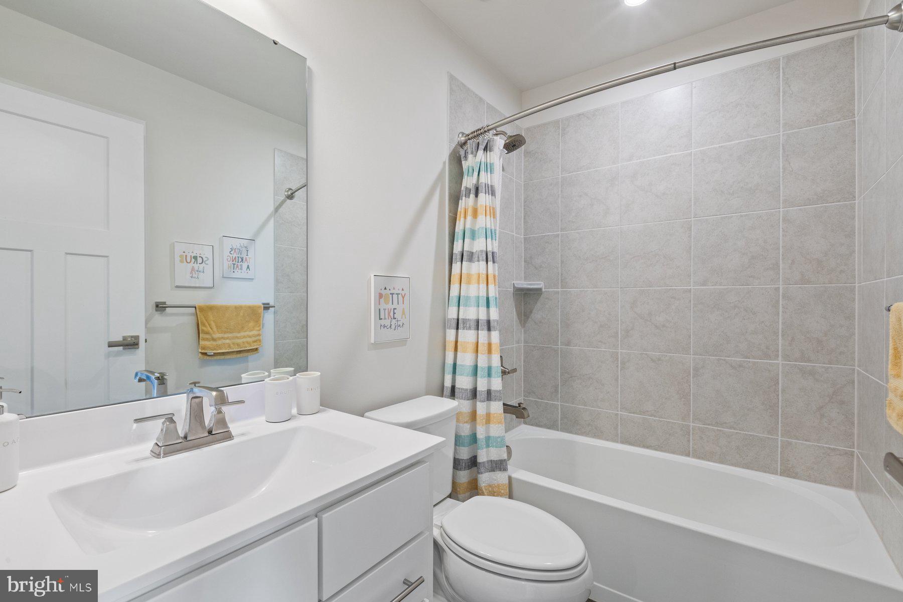 LAKE LINGANORE - Residential