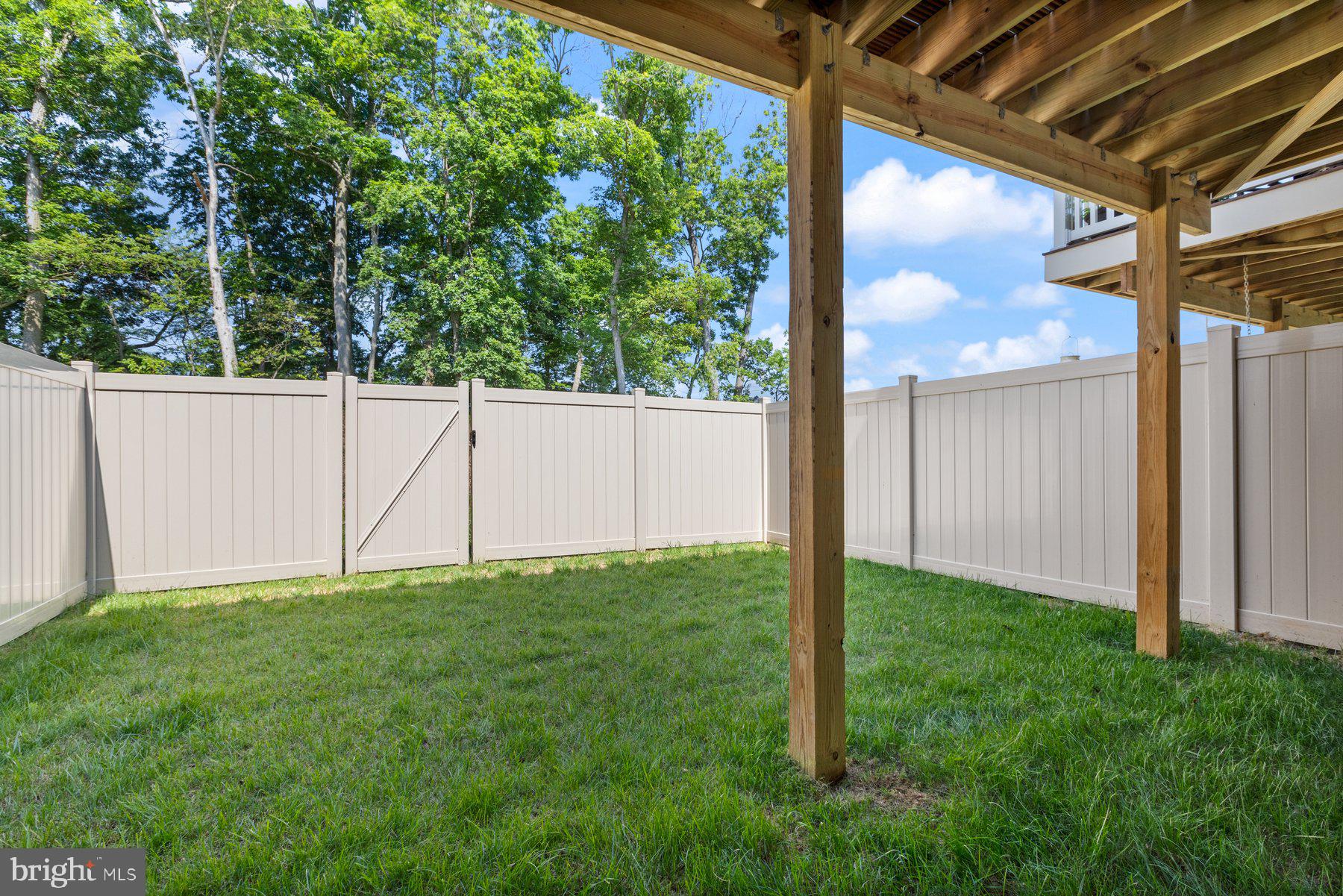 LAKE LINGANORE - Residential