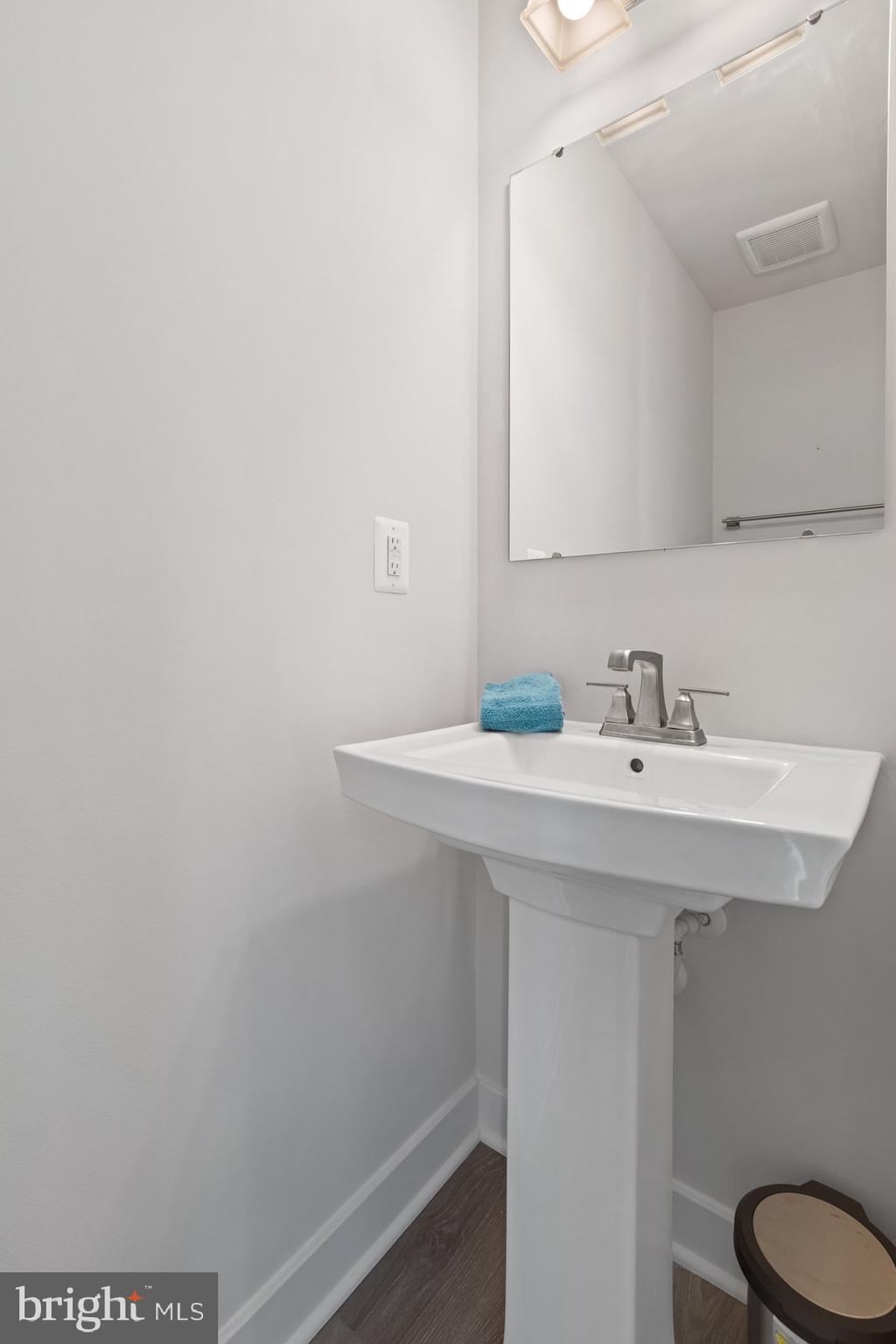 LAKE LINGANORE - Residential