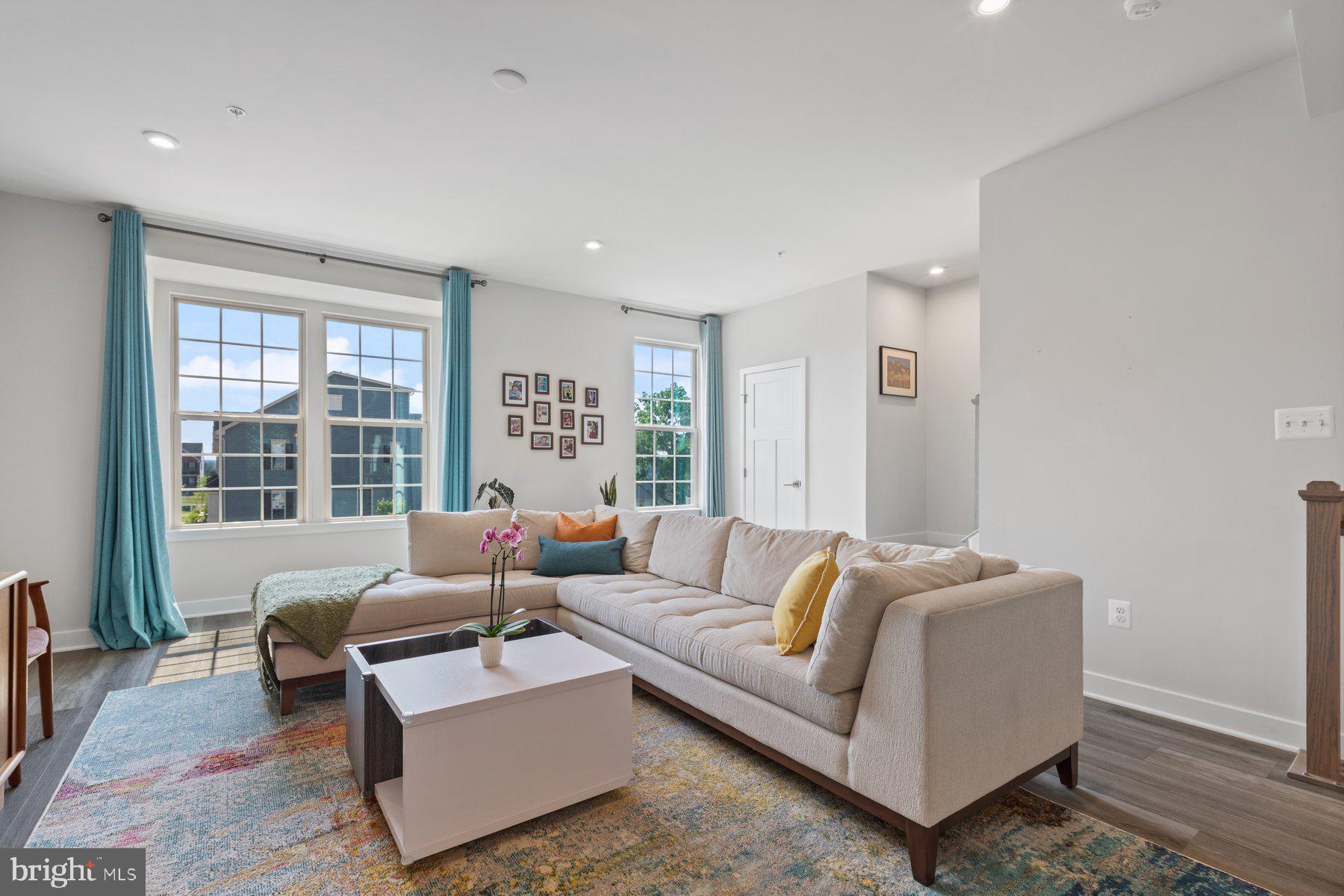 LAKE LINGANORE - Residential