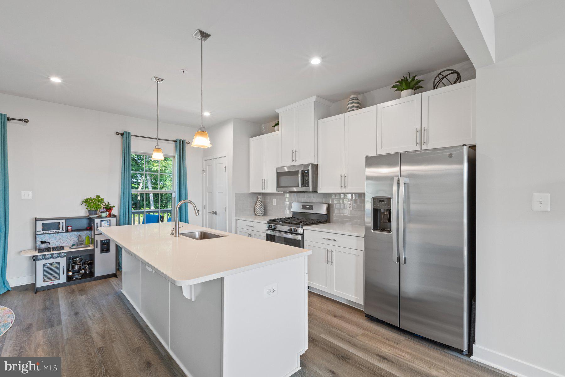 LAKE LINGANORE - Residential