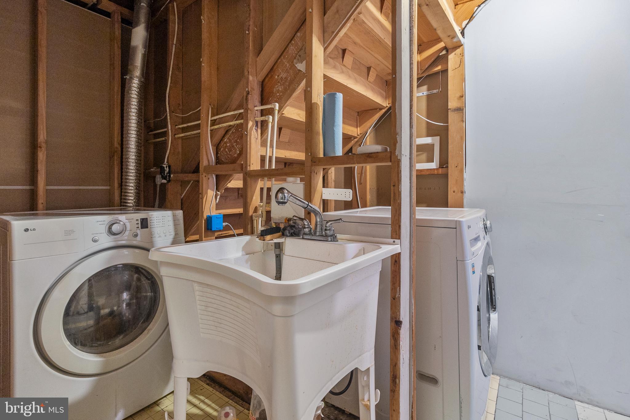 MELLWOOD HILLS - Residential