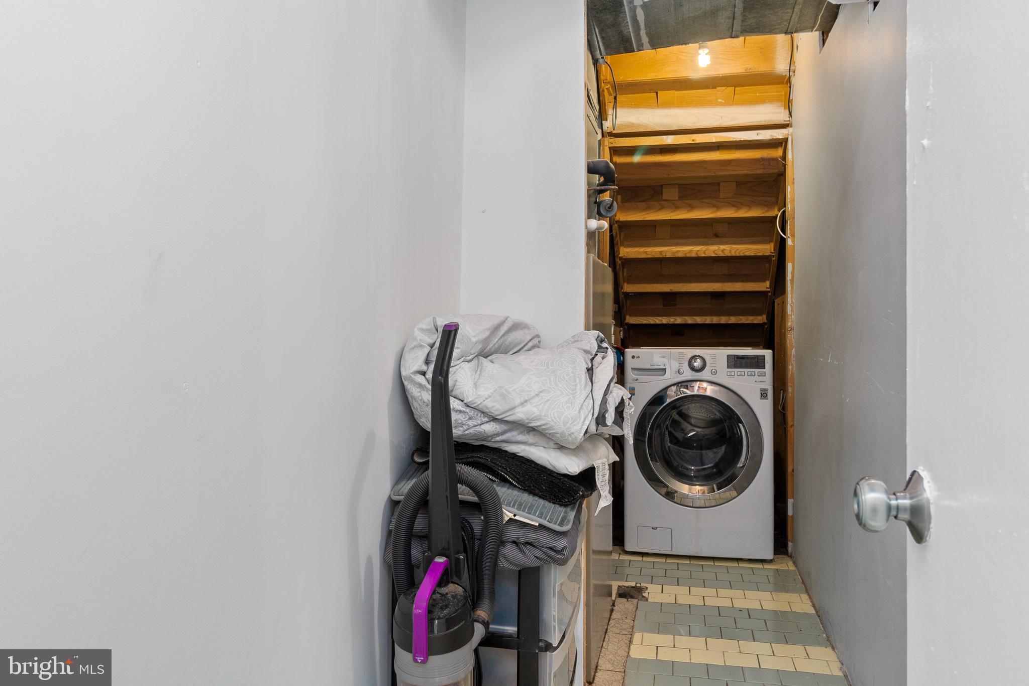 MELLWOOD HILLS - Residential