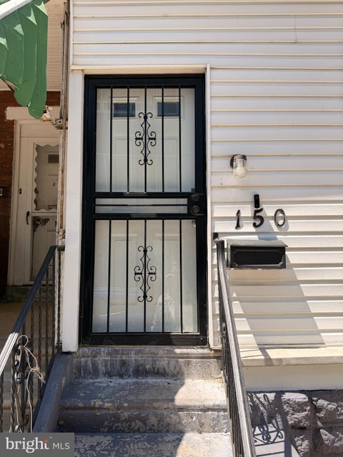 Townhouse For Sale - 150 N Redfield Street<br/> PHILADELPHIA, PA 19139