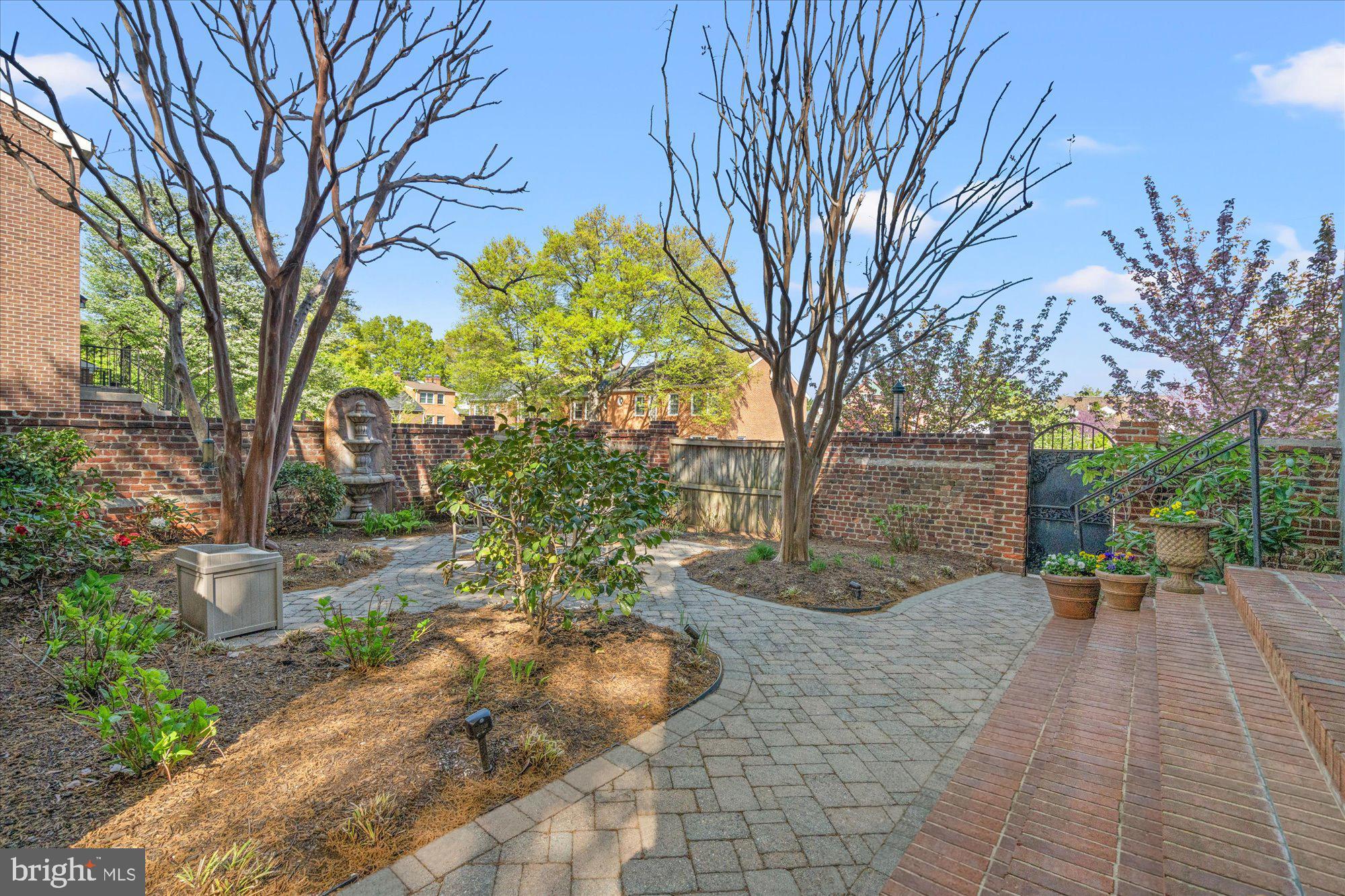 539 S COLUMBUS STREET