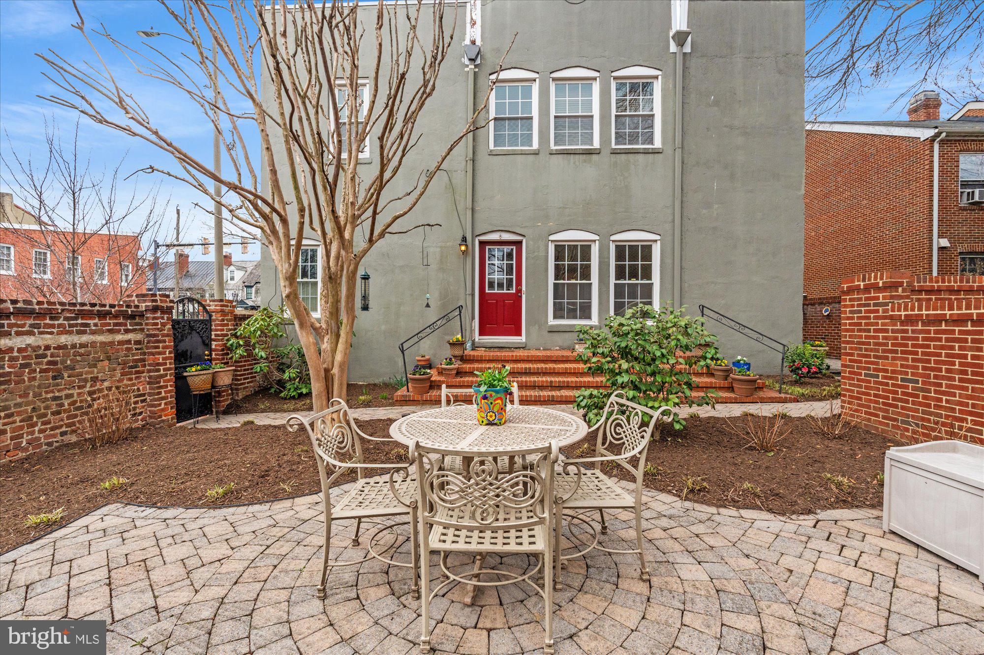 539 S COLUMBUS STREET