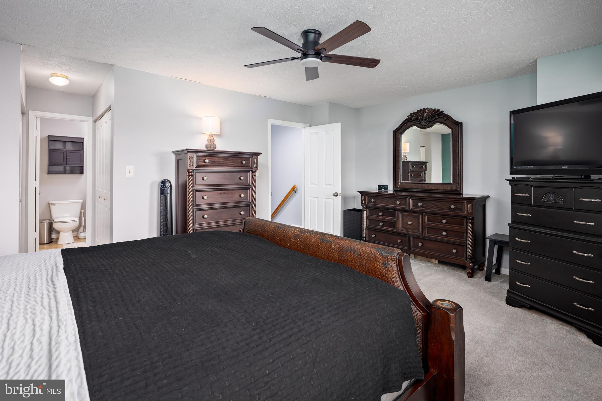 CARROLLWOOD MANOR - Residential