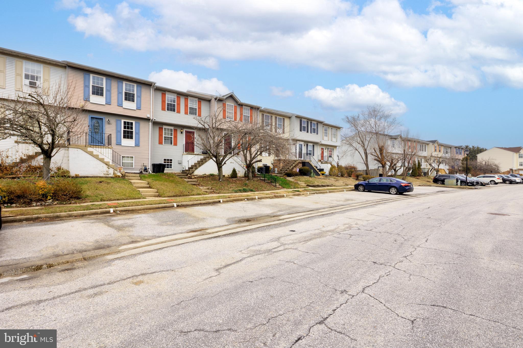 CARROLLWOOD MANOR - Residential