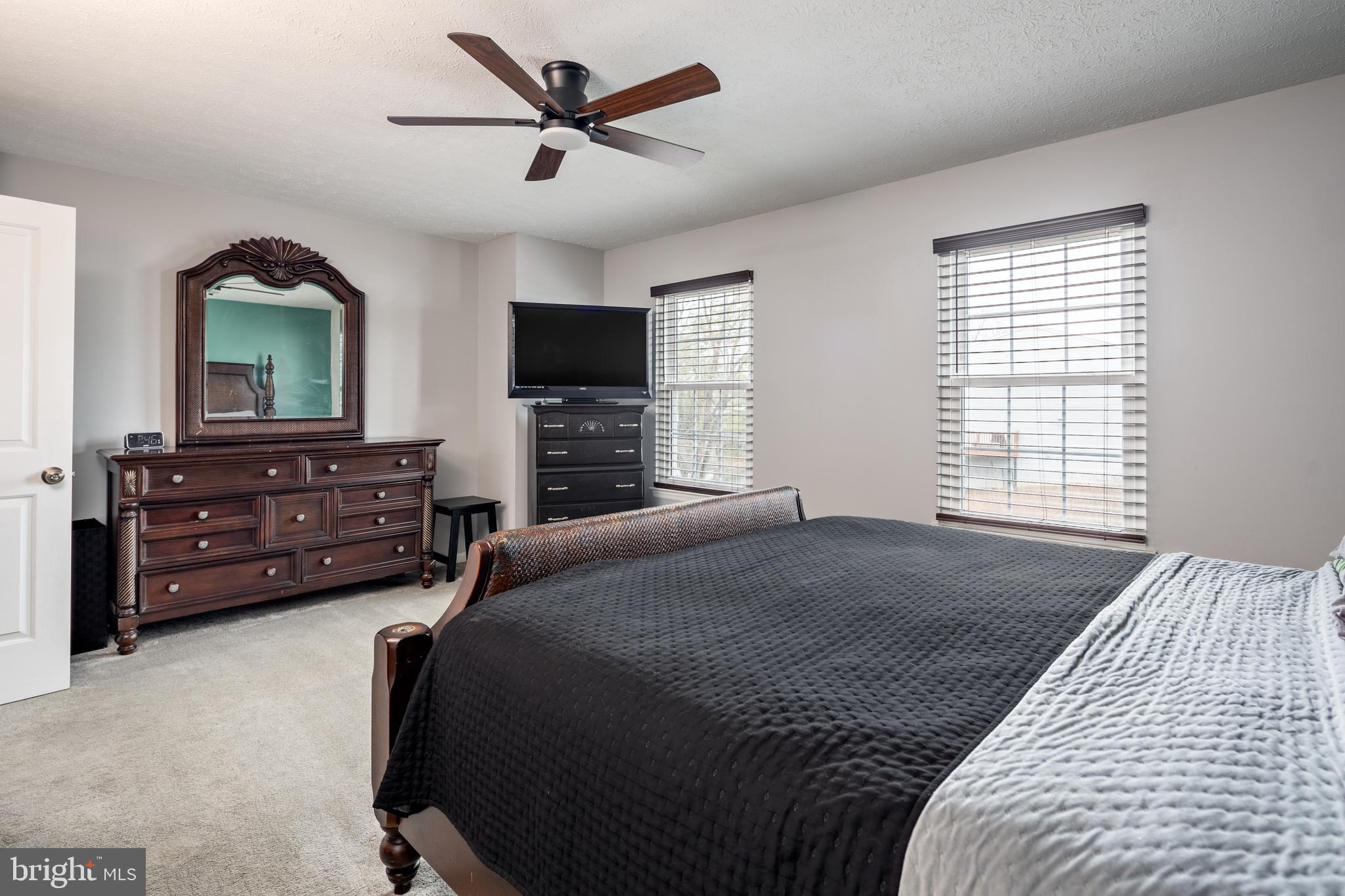 CARROLLWOOD MANOR - Residential