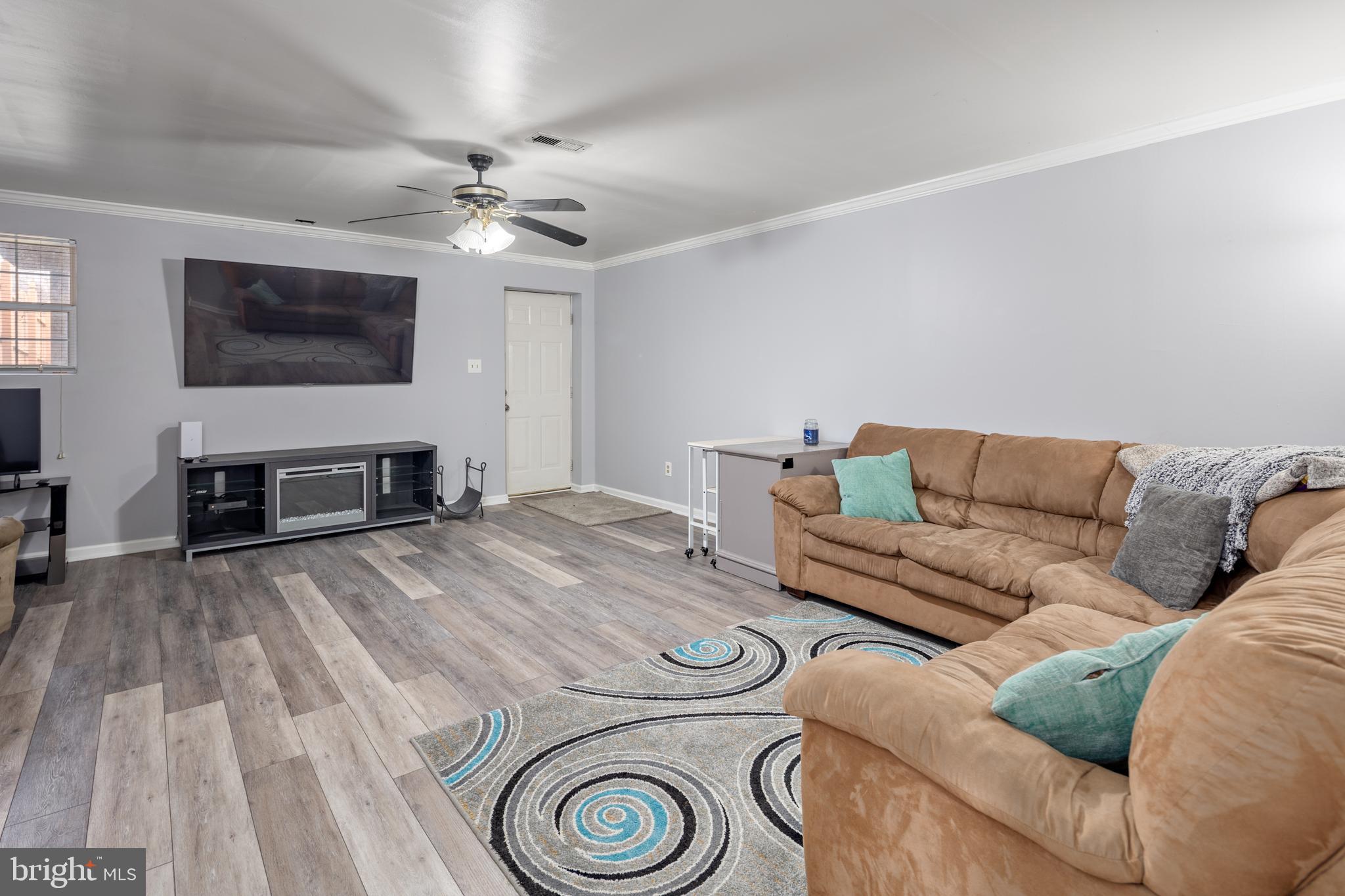 CARROLLWOOD MANOR - Residential