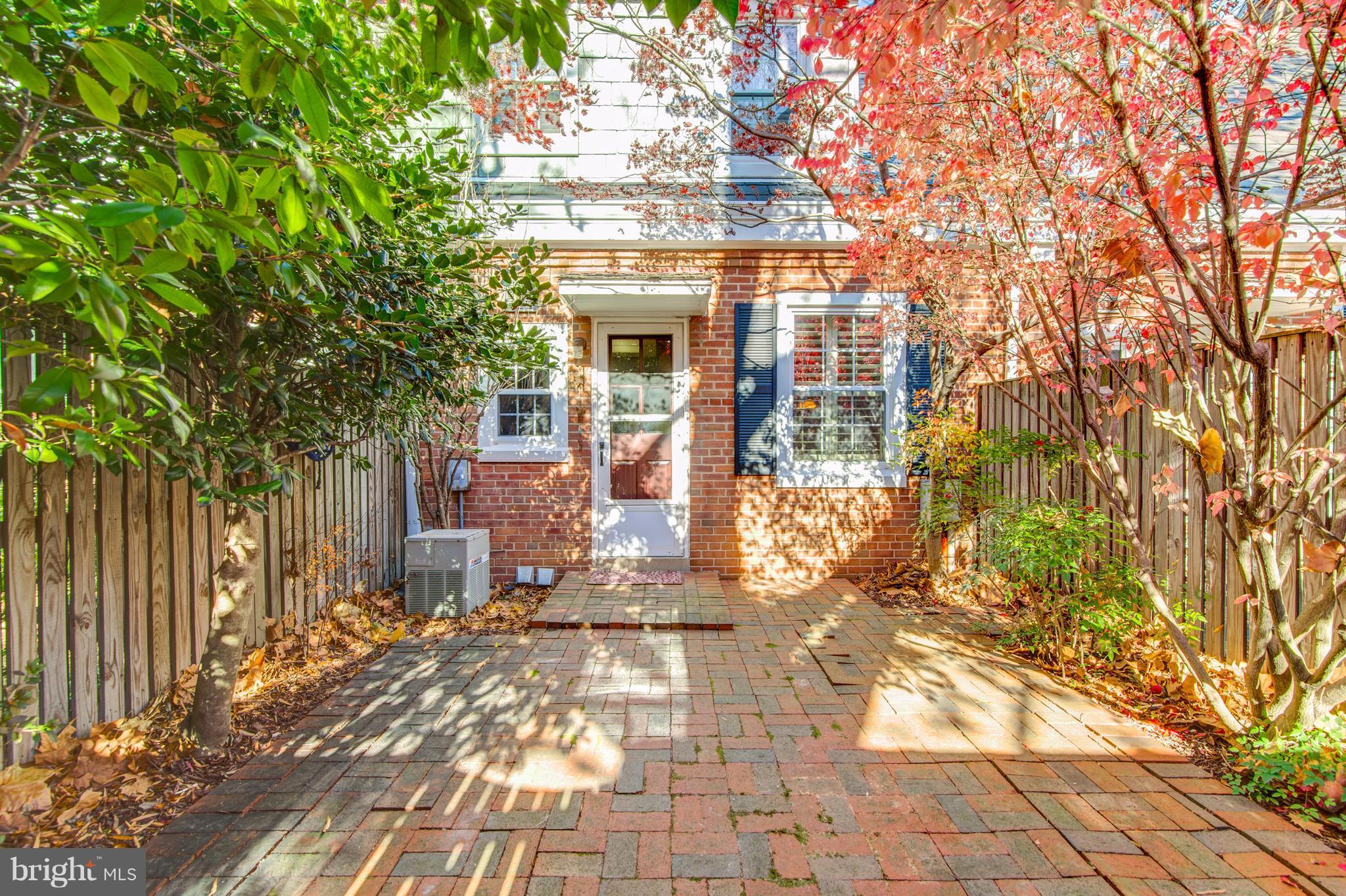 FAIRLINGTON GLEN - Residential