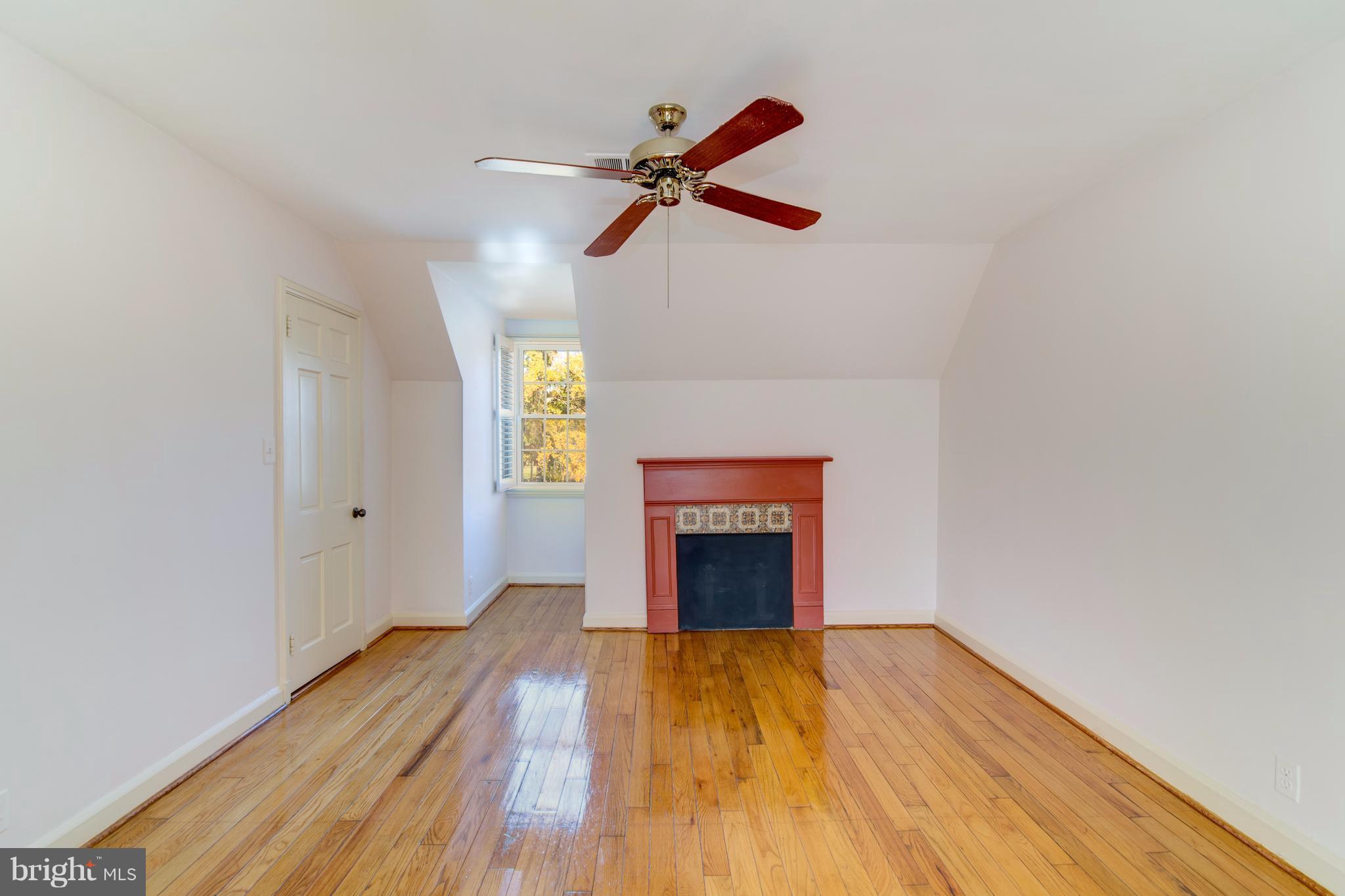 FAIRLINGTON GLEN - Residential