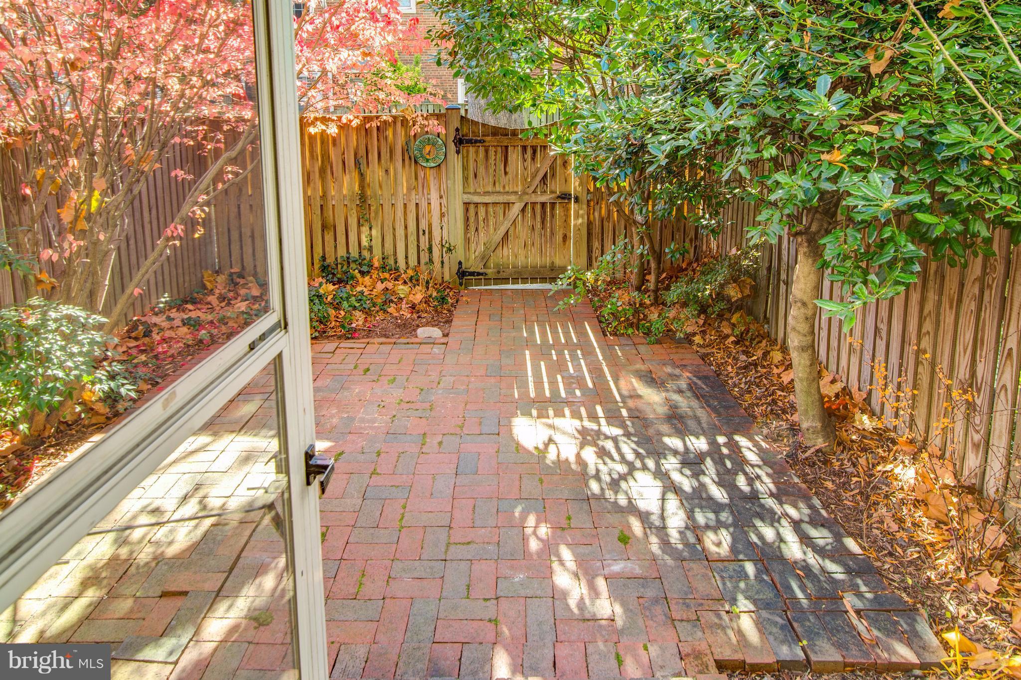 FAIRLINGTON GLEN - Residential