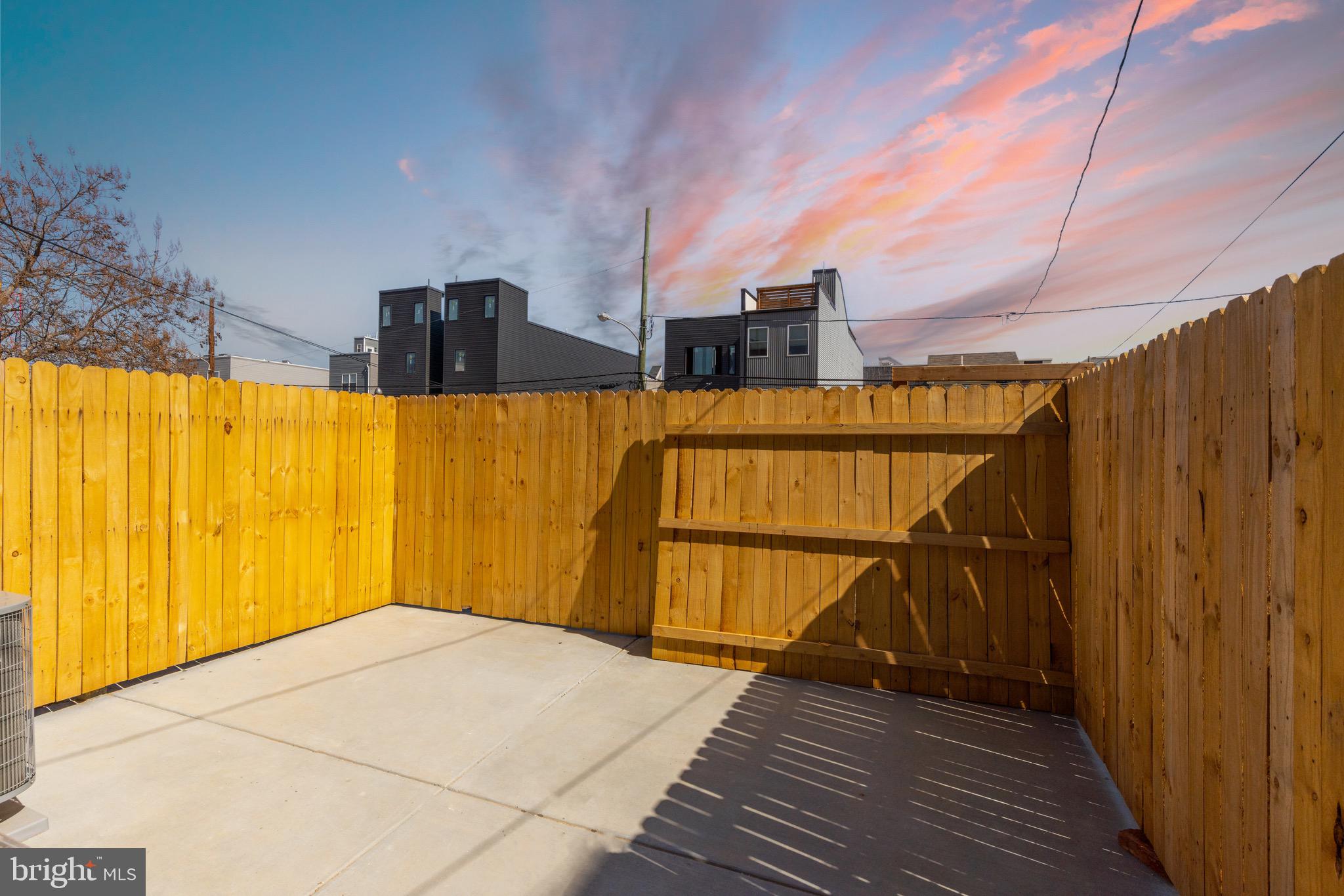 LUDLOW - Residential Lease