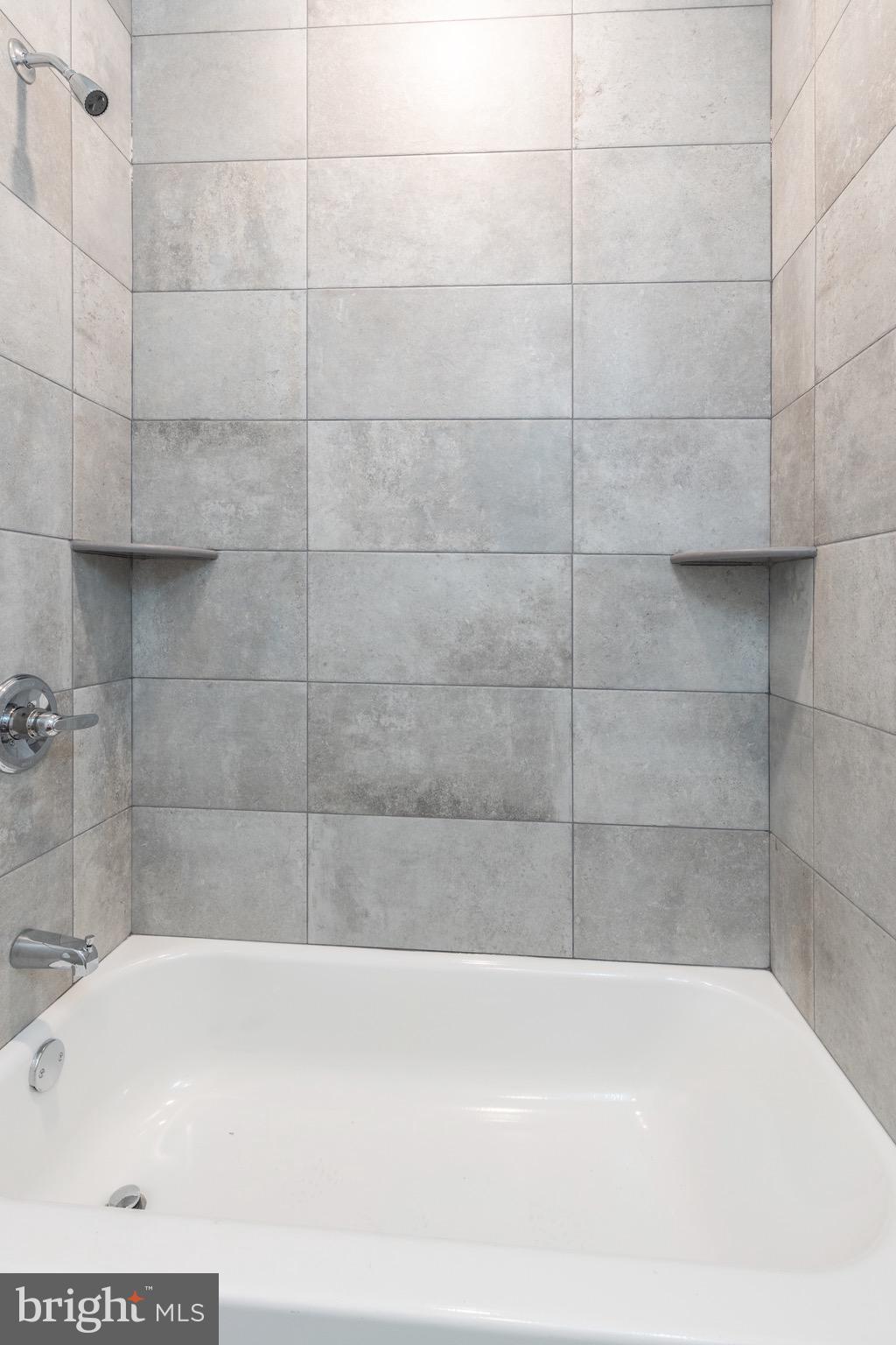 LUDLOW - Residential Lease