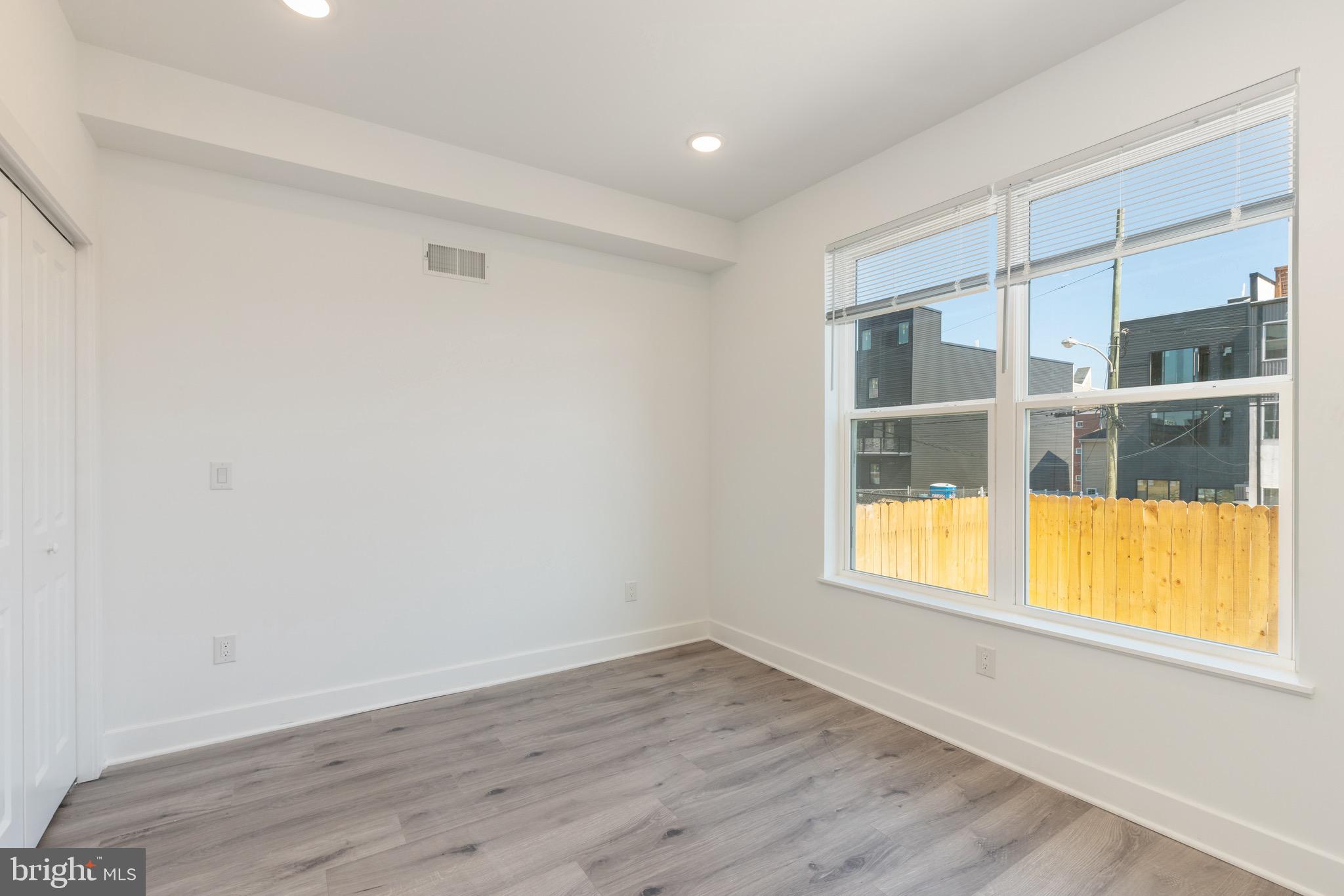 LUDLOW - Residential Lease