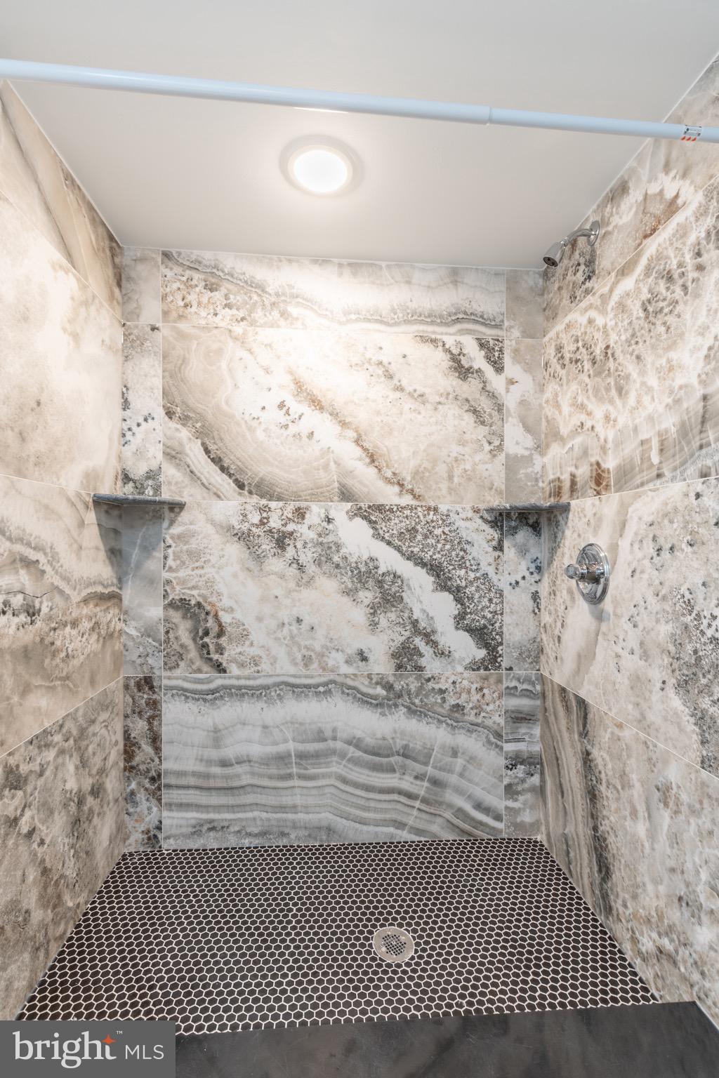 LUDLOW - Residential Lease