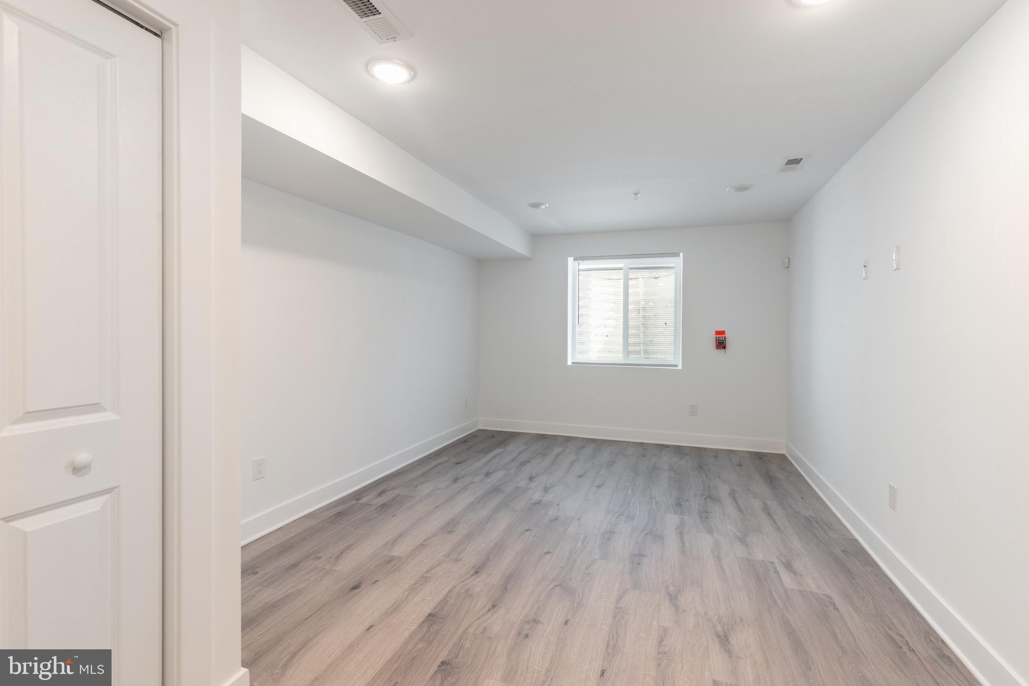 LUDLOW - Residential Lease