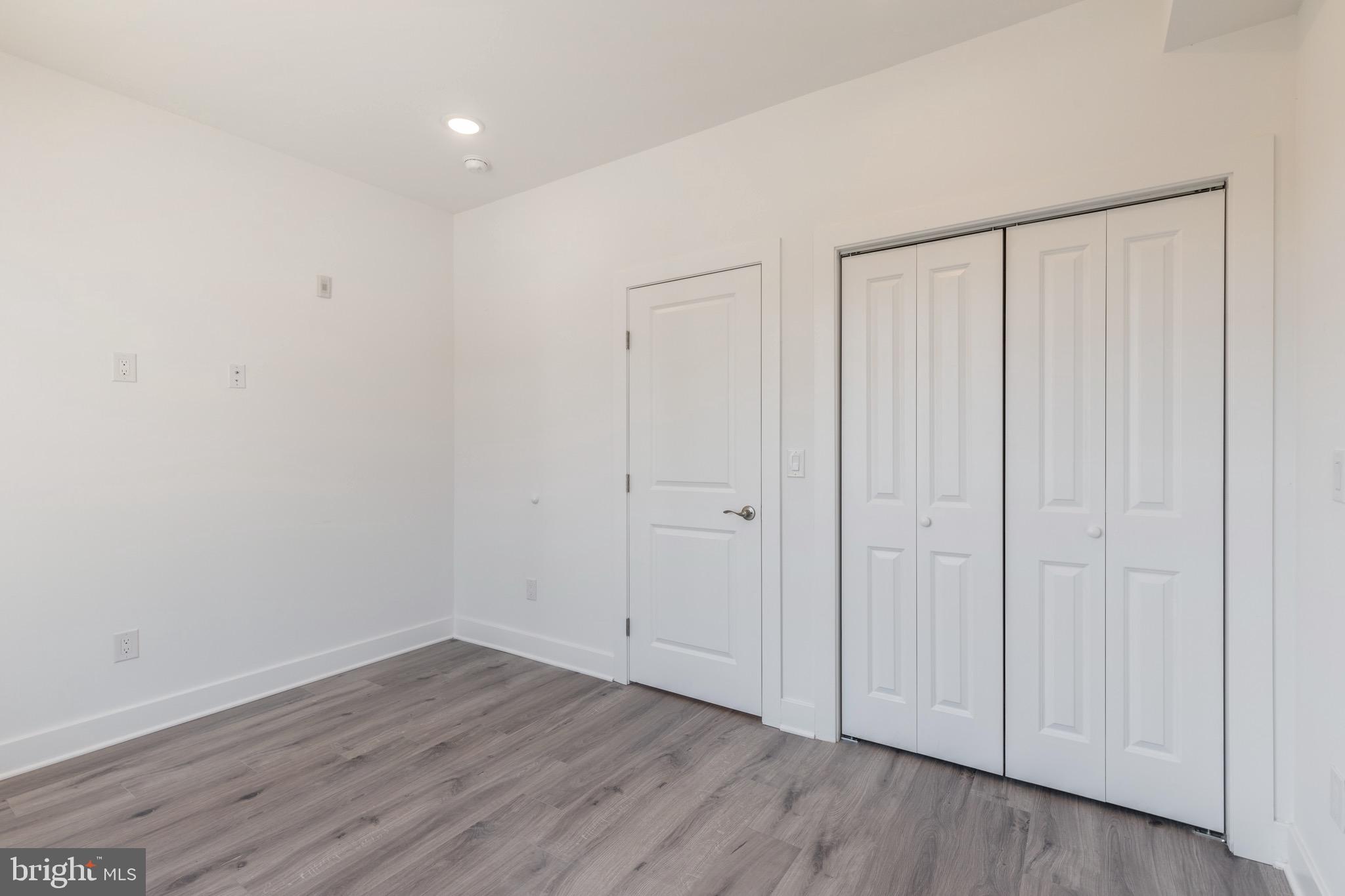 LUDLOW - Residential Lease