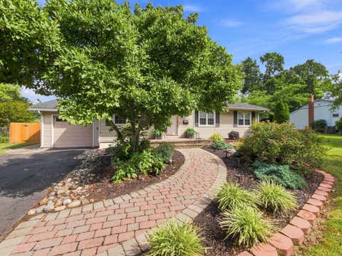 Homes For Sale - 906 Big Oak Road<br/> Bucks County, YARDLEY, PA 19067