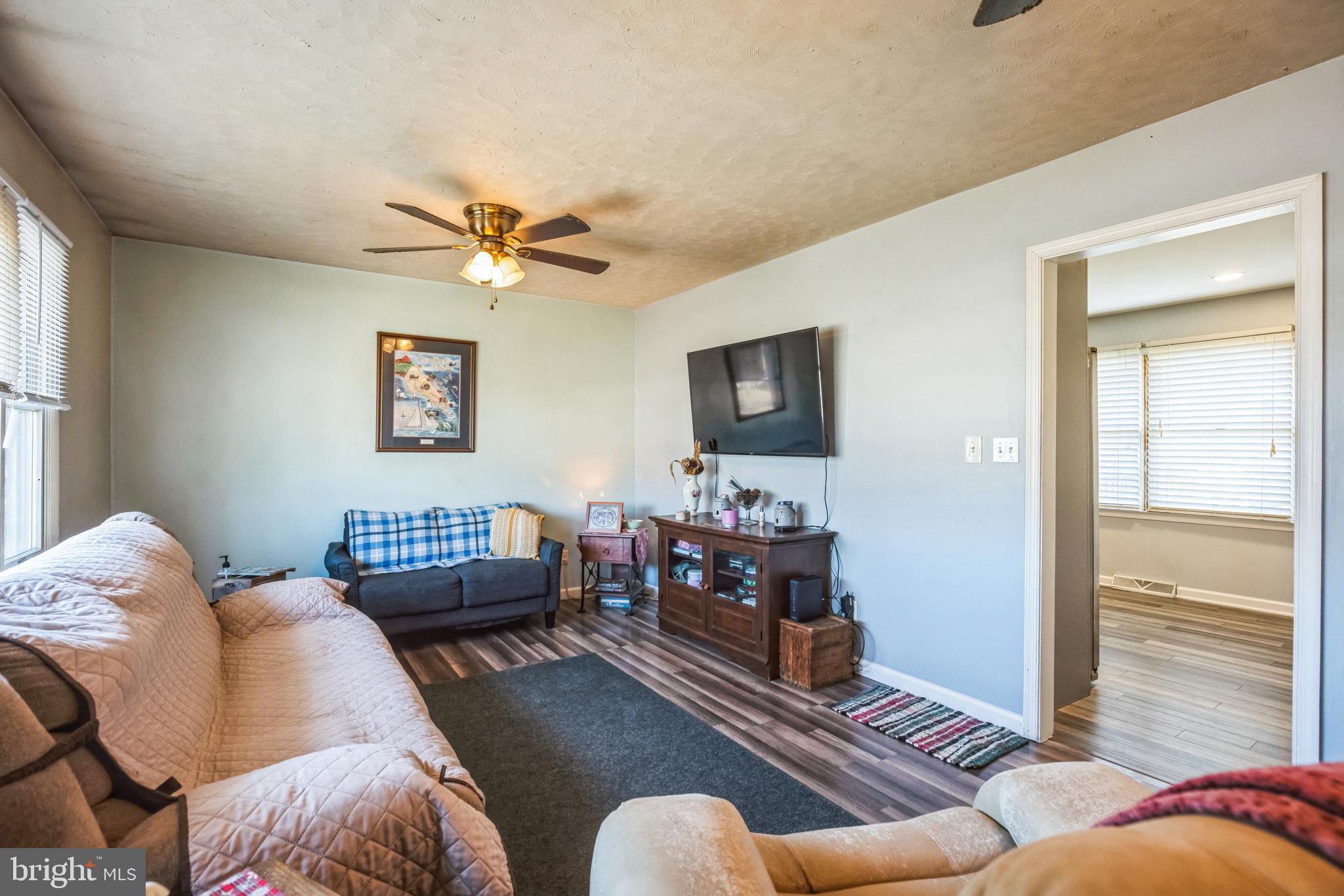 HOLLYWOOD HEIGHTS - Residential