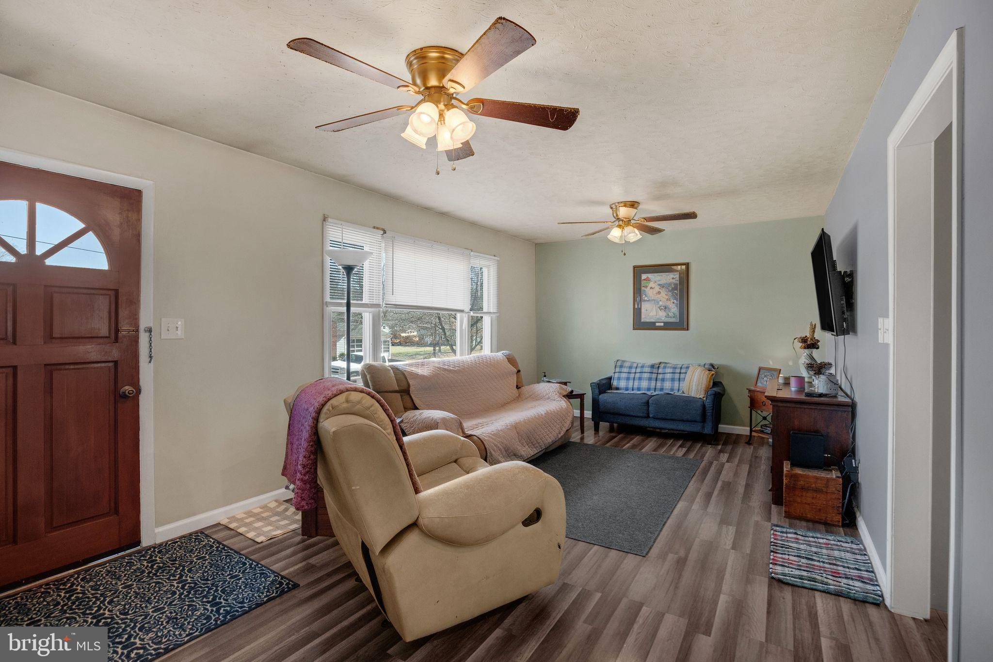 HOLLYWOOD HEIGHTS - Residential