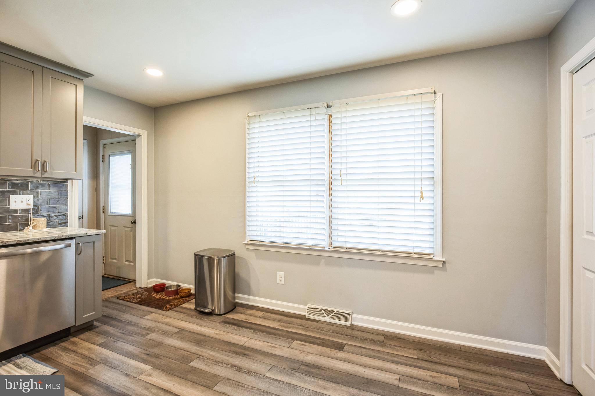 HOLLYWOOD HEIGHTS - Residential