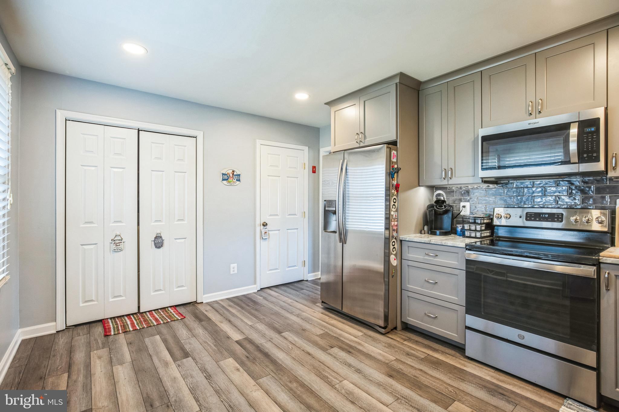 HOLLYWOOD HEIGHTS - Residential