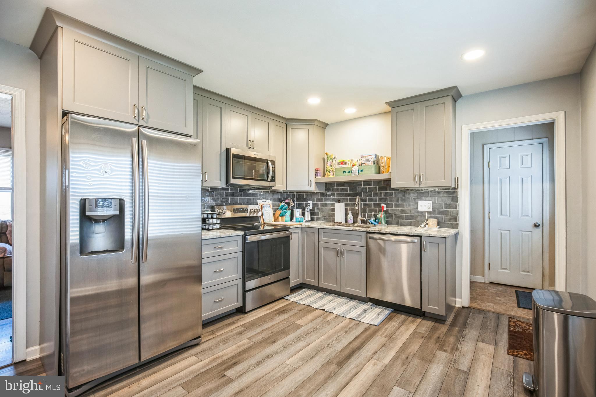 HOLLYWOOD HEIGHTS - Residential