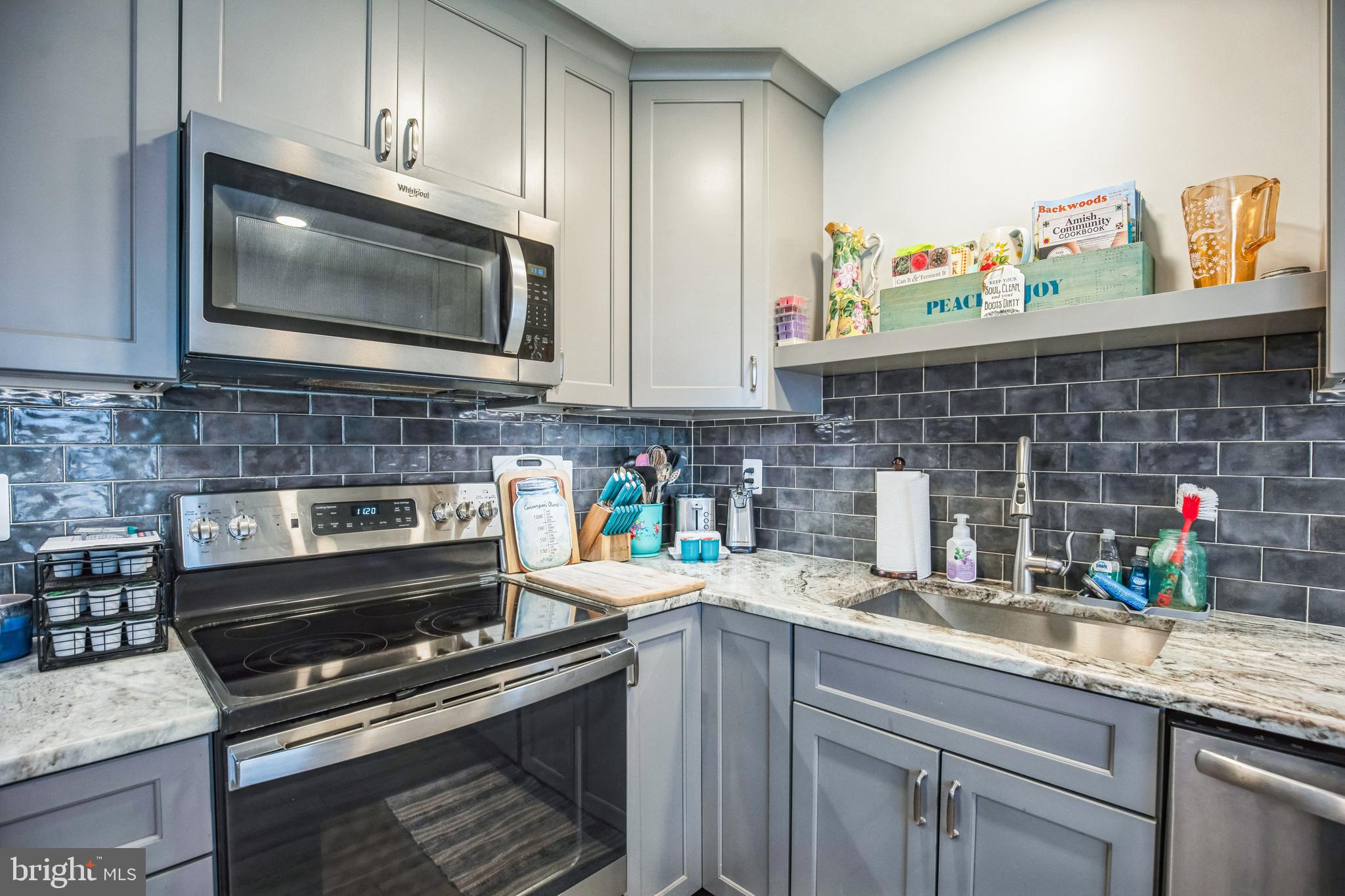 HOLLYWOOD HEIGHTS - Residential