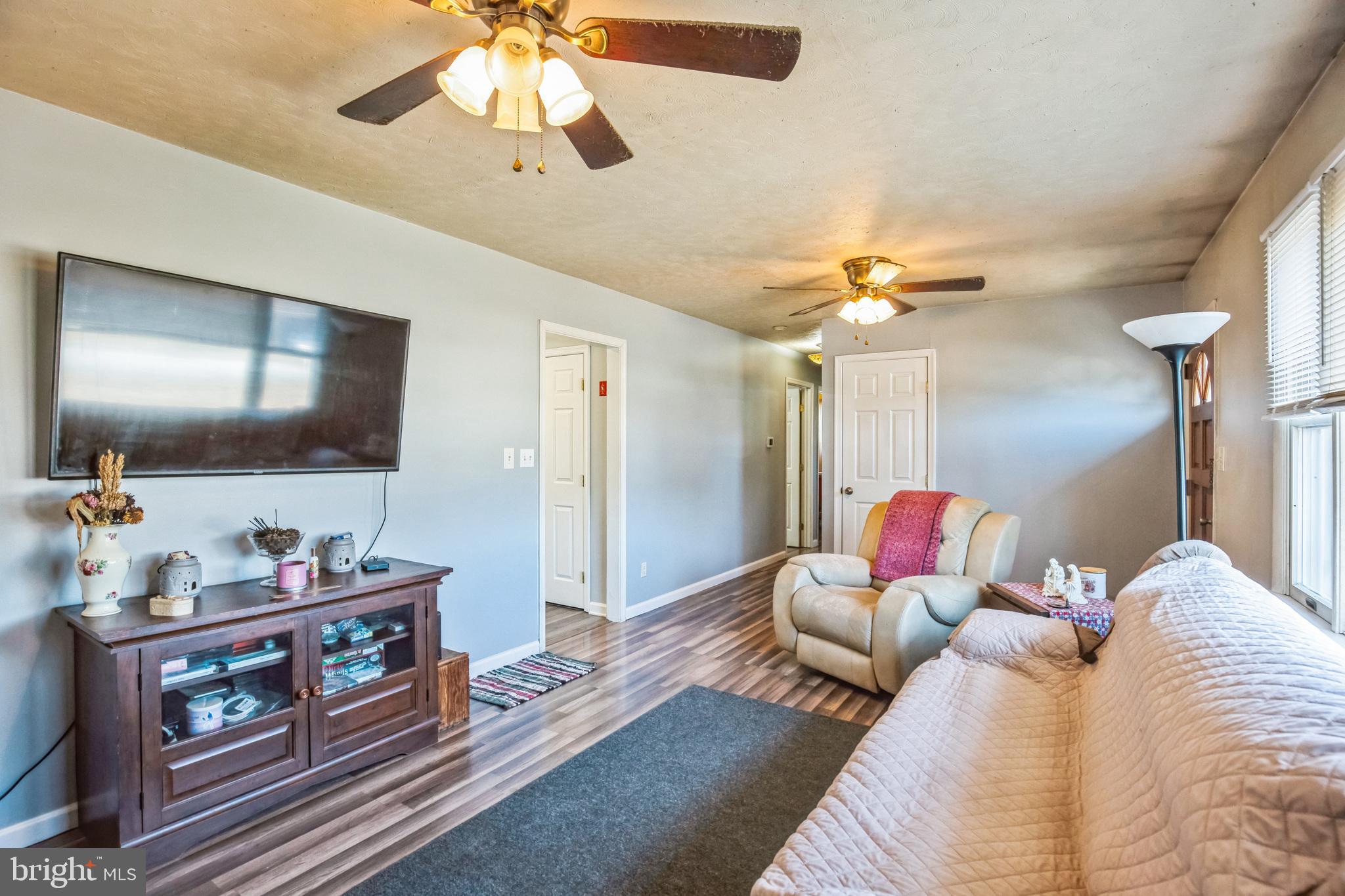 HOLLYWOOD HEIGHTS - Residential