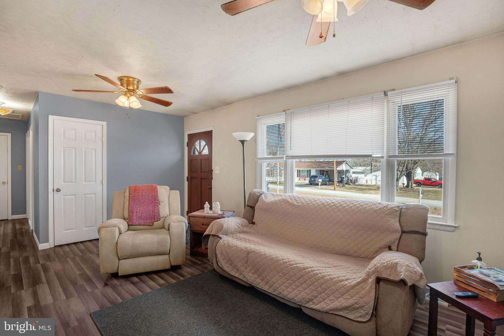 HOLLYWOOD HEIGHTS - Residential