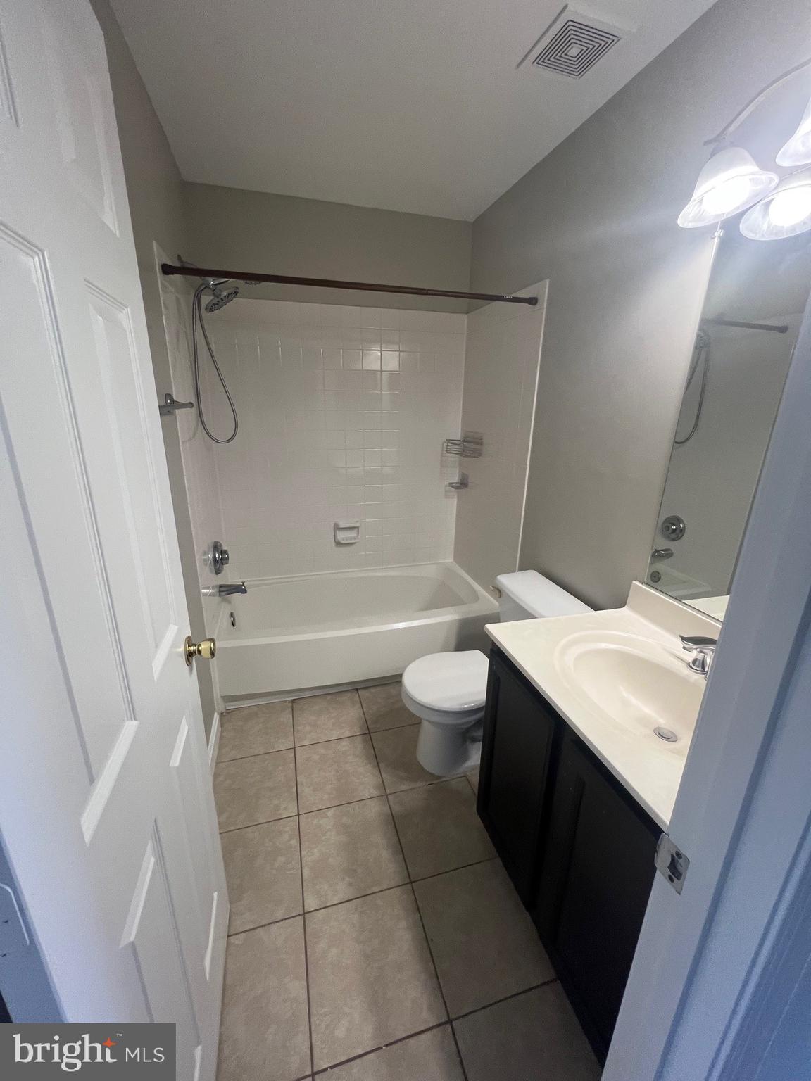 CENTRE RIDGE LAND BAY - Residential Lease