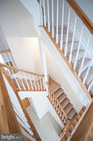 CENTRE RIDGE LAND BAY - Residential Lease