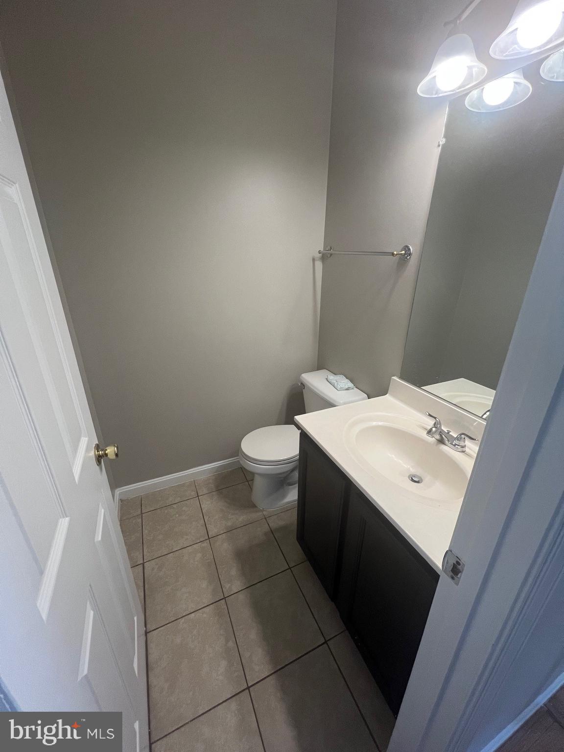 CENTRE RIDGE LAND BAY - Residential Lease