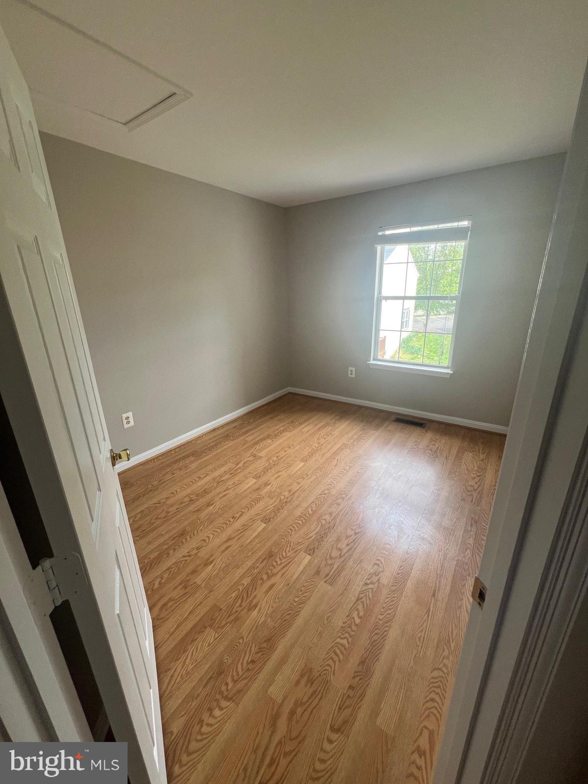 CENTRE RIDGE LAND BAY - Residential Lease