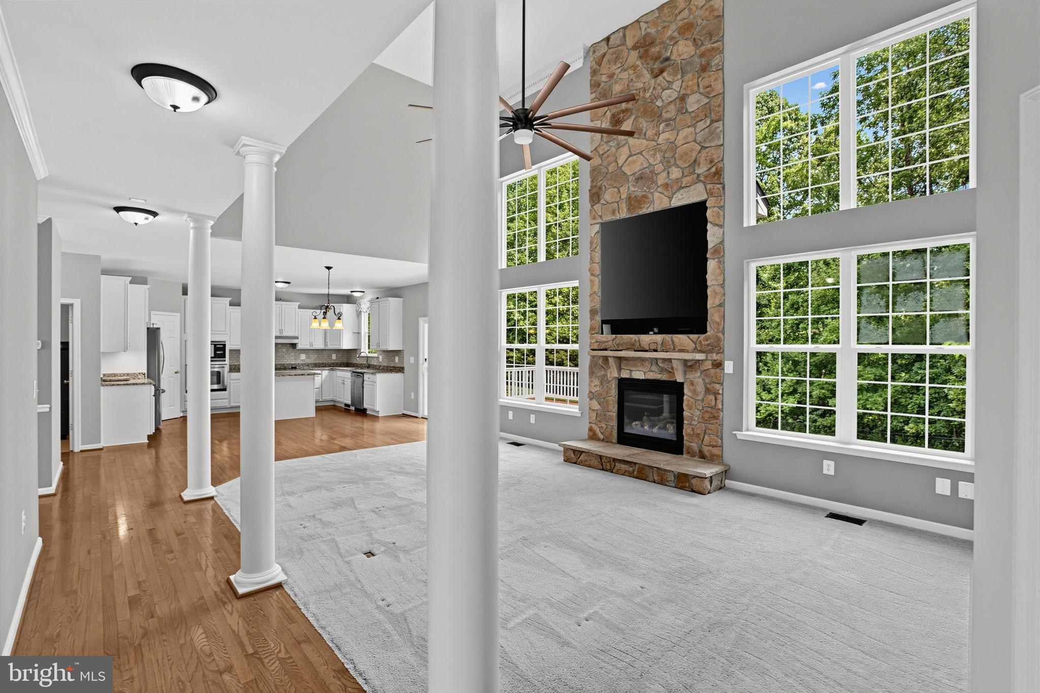 855 BENTLEY DRIVE