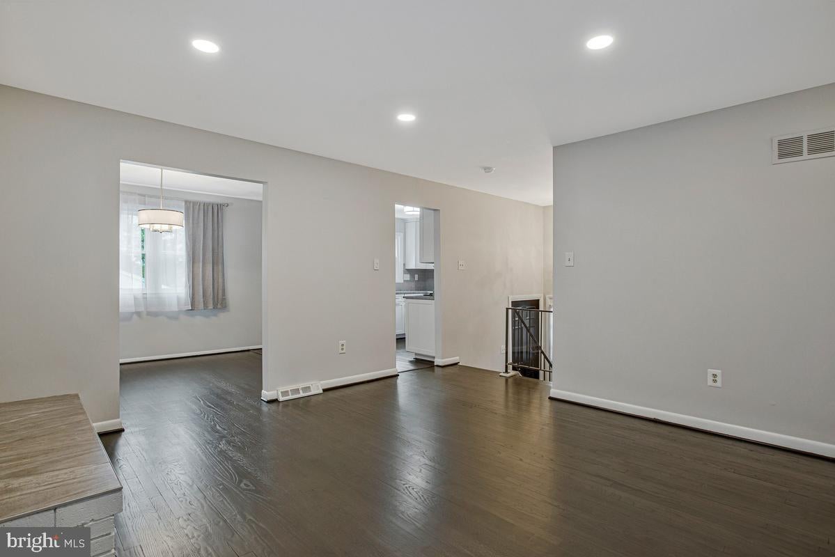 454 MANOR ROAD