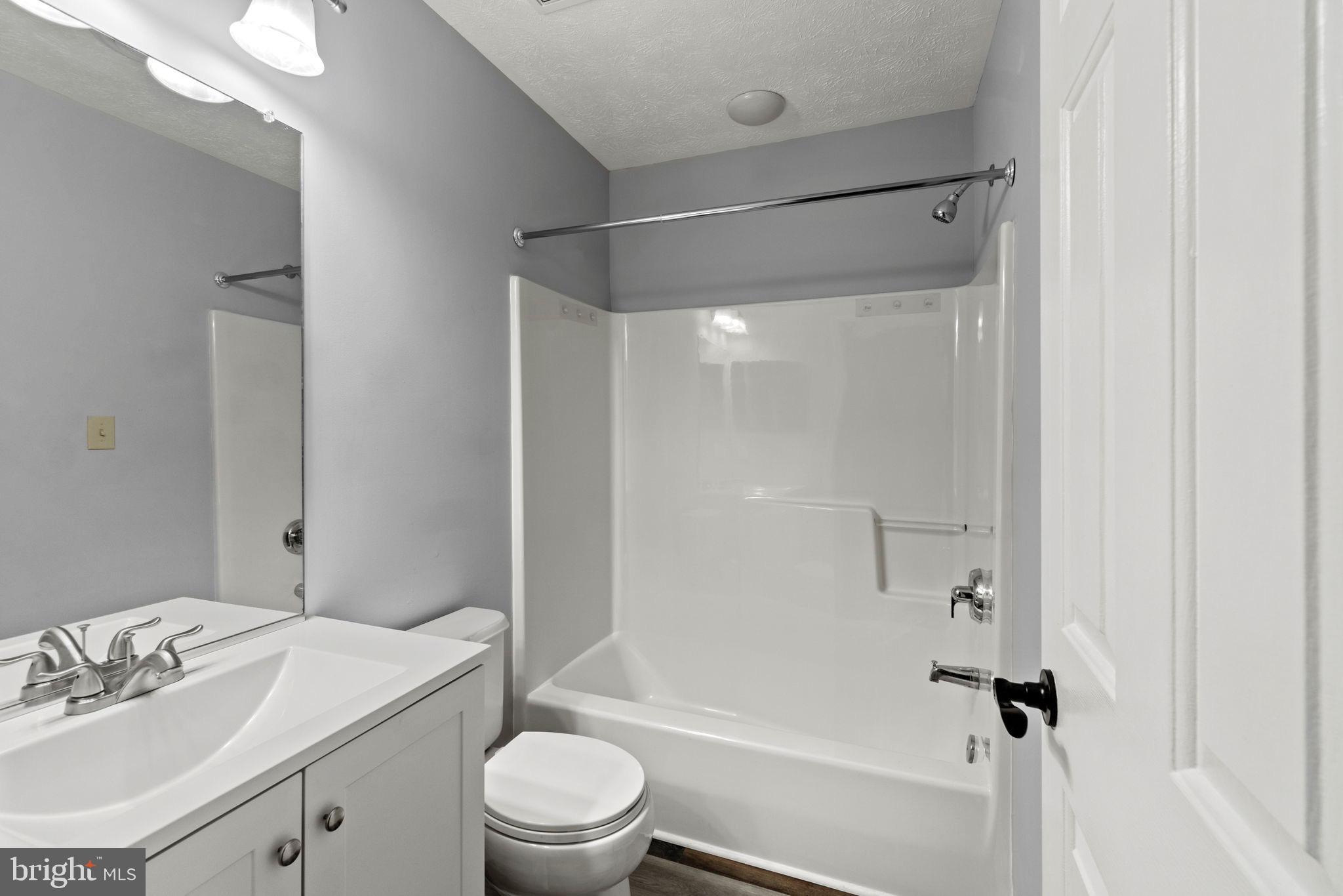 COLLEGE - Residential Lease