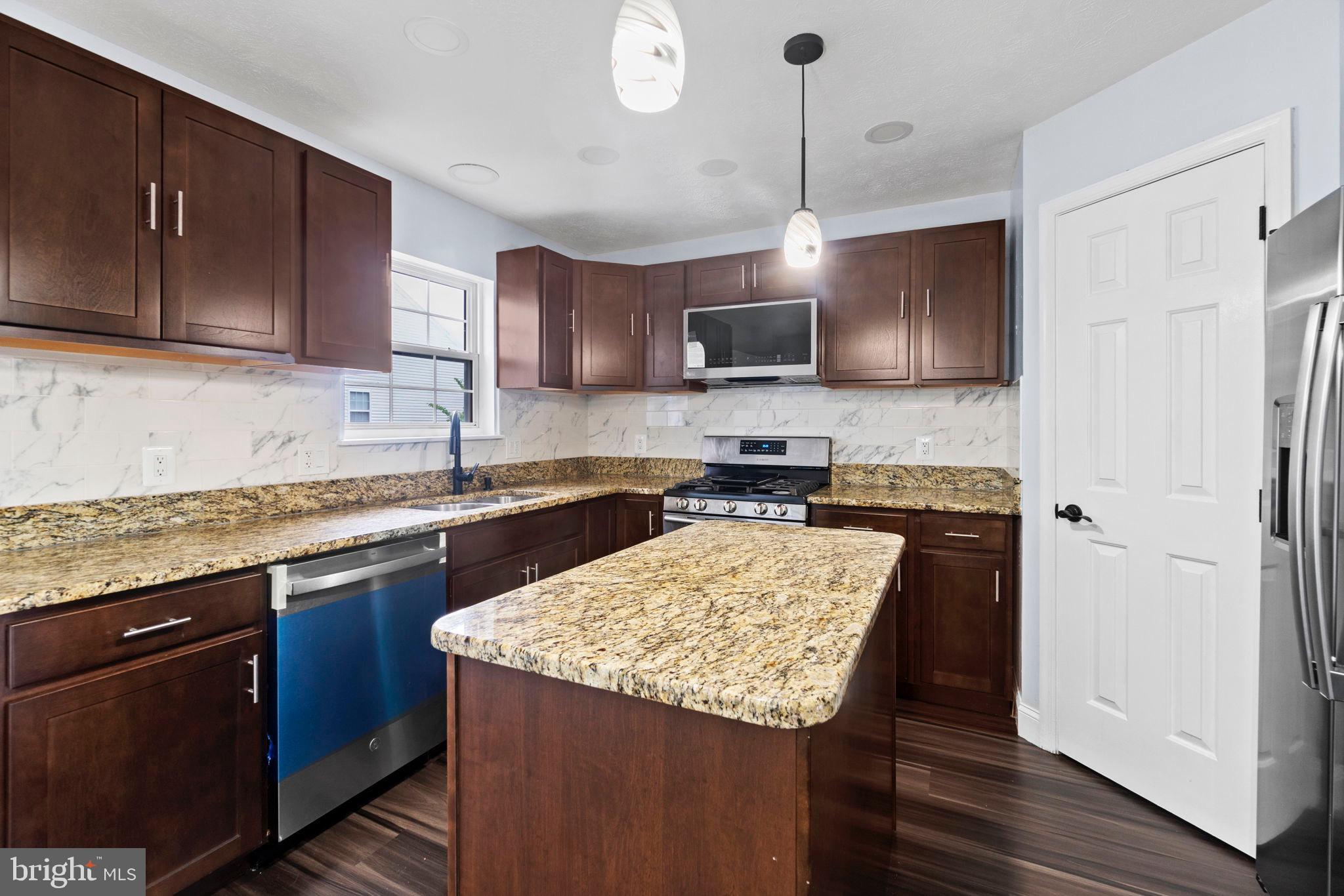 COLLEGE - Residential Lease