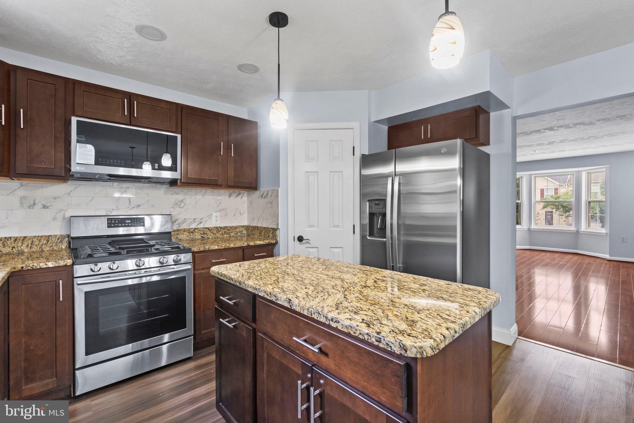 COLLEGE - Residential Lease