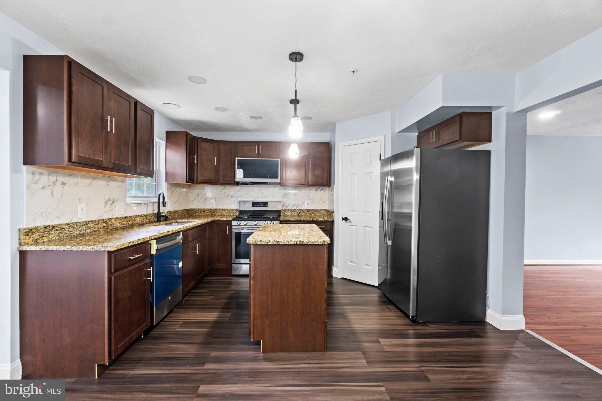 COLLEGE - Residential Lease