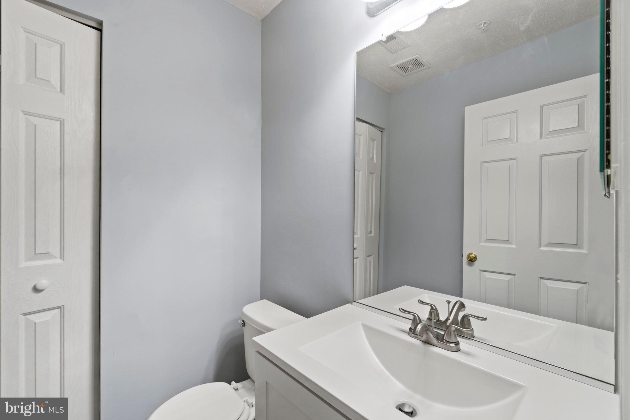 COLLEGE - Residential Lease