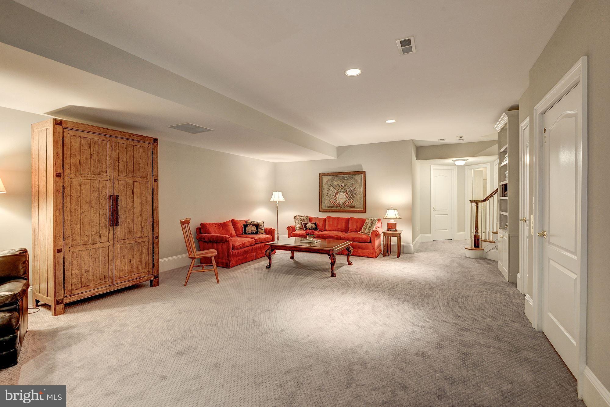 EVANS FARM - Residential