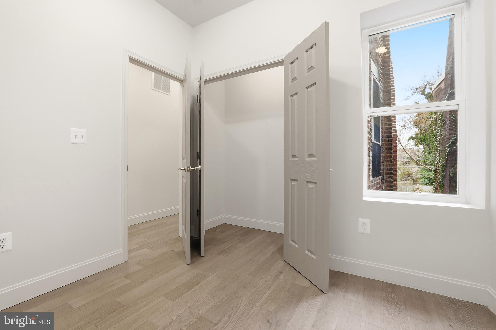 EAST BALTIMORE MIDWAY - Residential