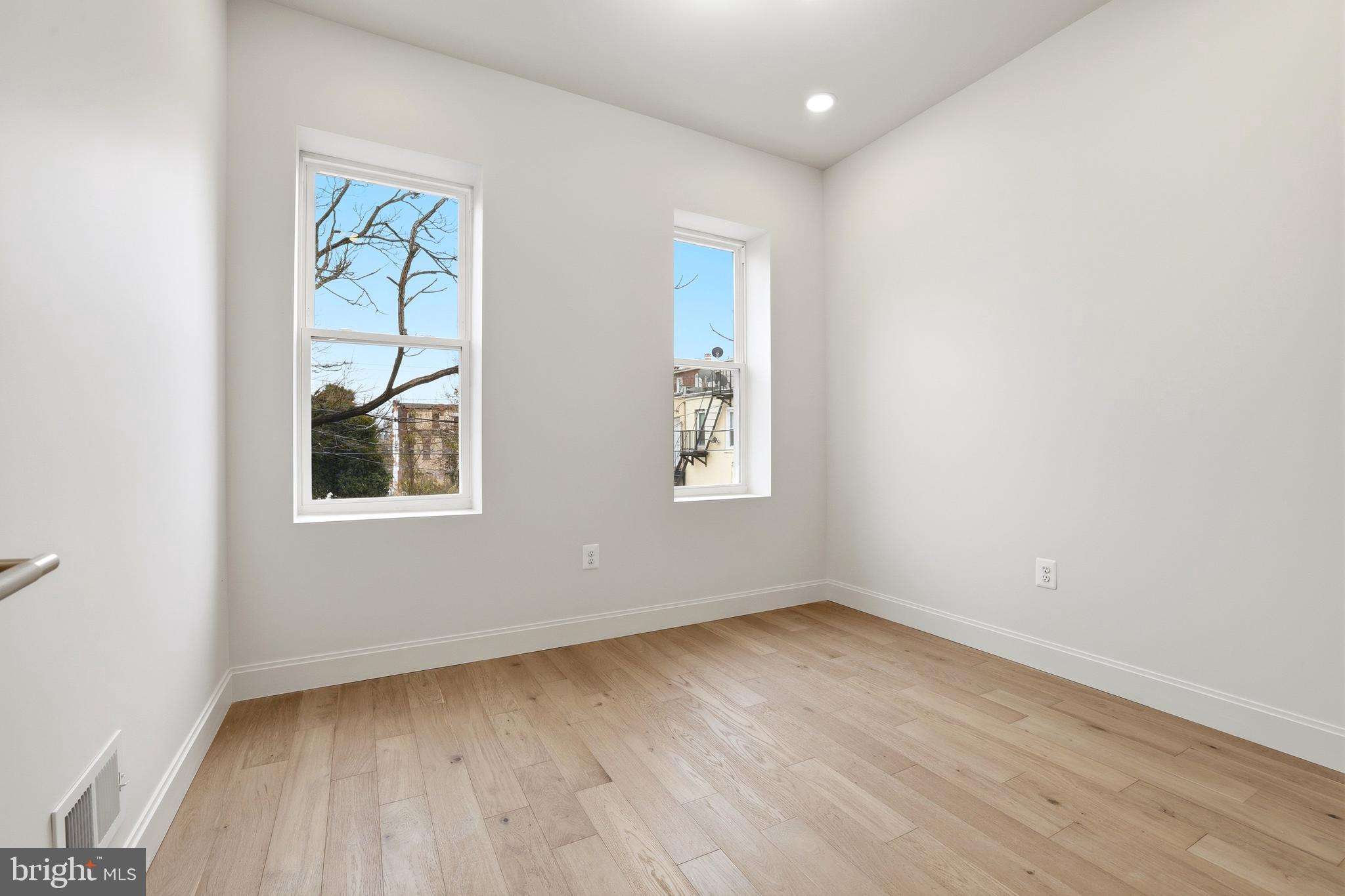 EAST BALTIMORE MIDWAY - Residential