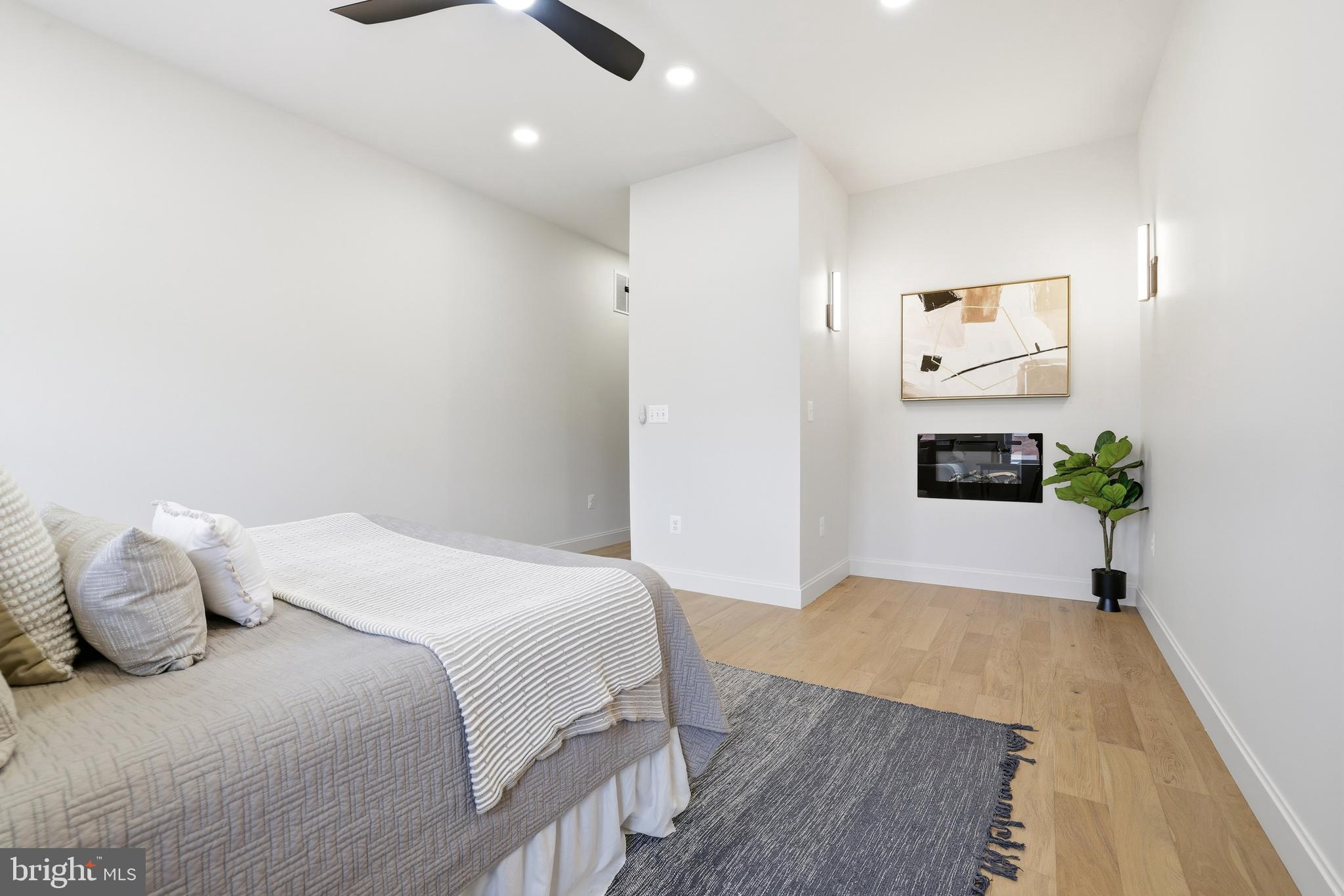 EAST BALTIMORE MIDWAY - Residential